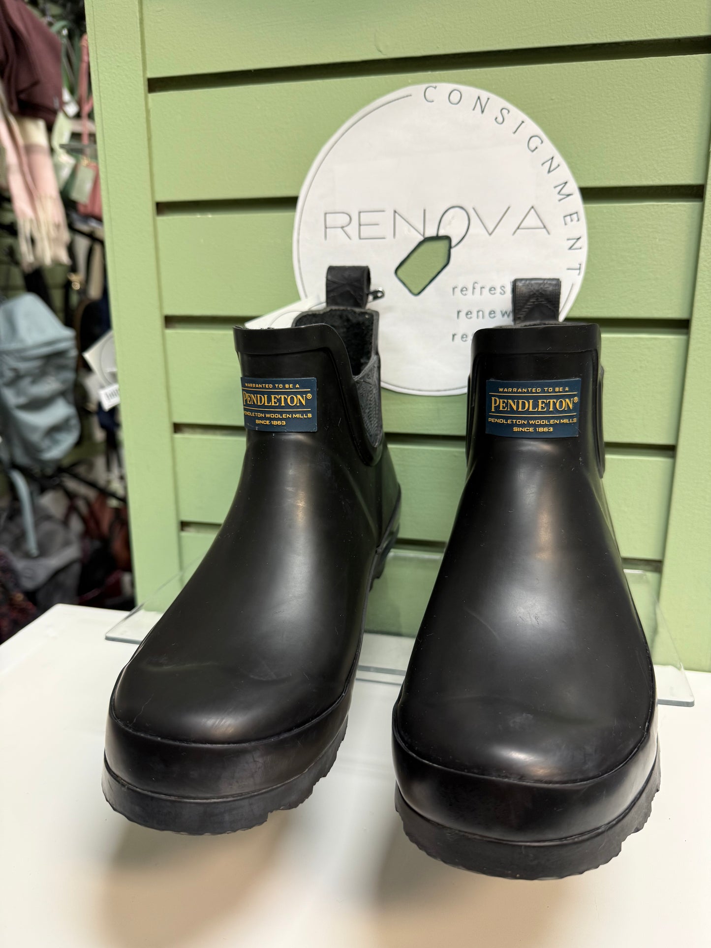 Pendleton Lined Chelsea Boots (Womens 9)