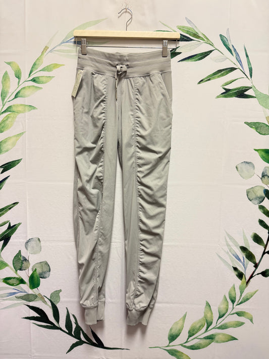 Lululemon Dance Studio MR Jogger 28” (2)