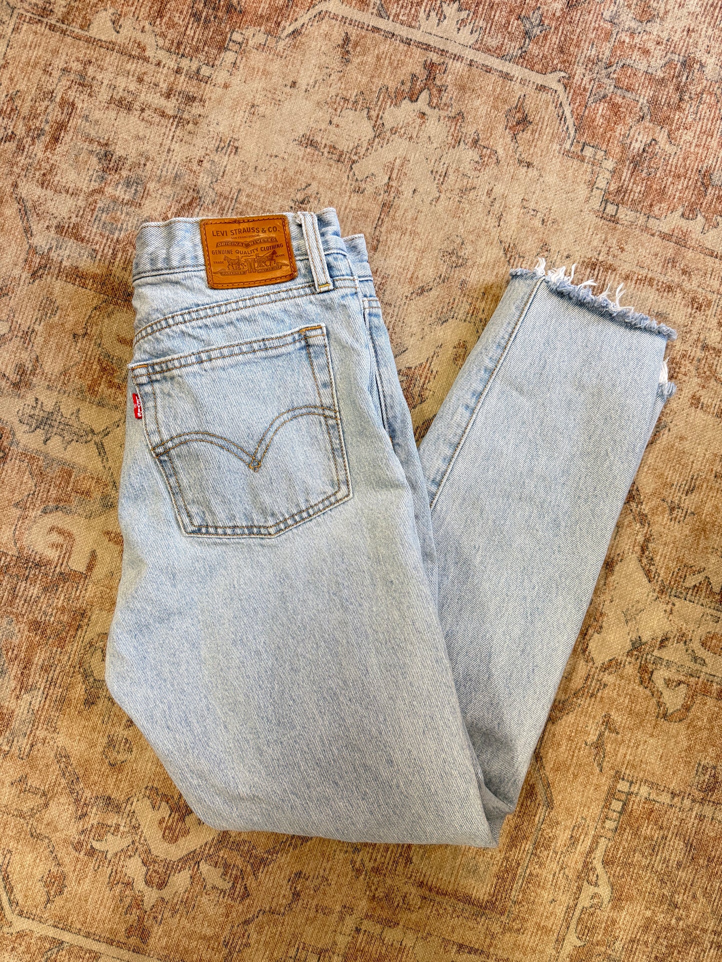 Levi’s Wedgie HR Jeans (28x27)