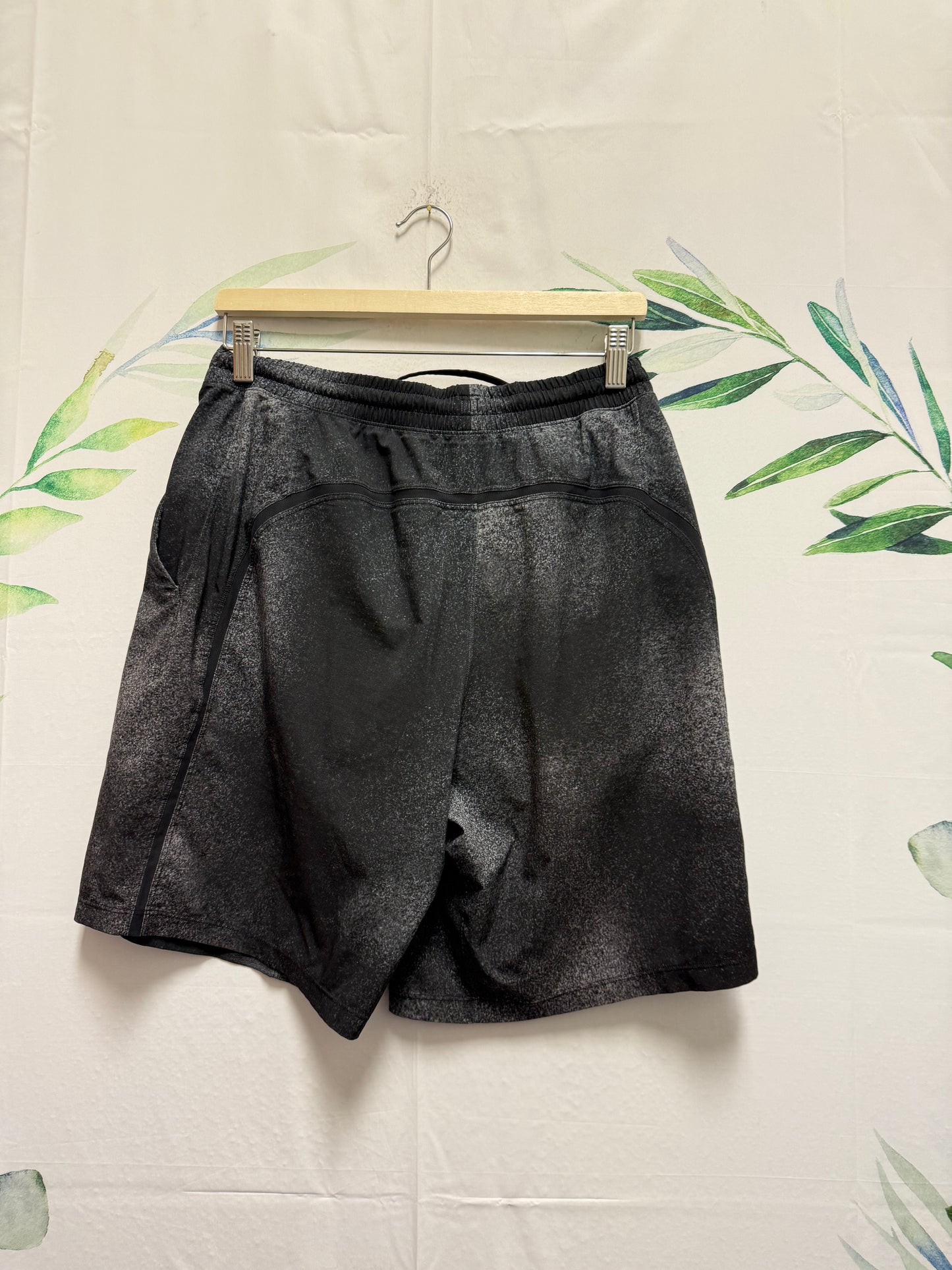 Lululemon Pace Breaker Lined Shorts 9” (M)