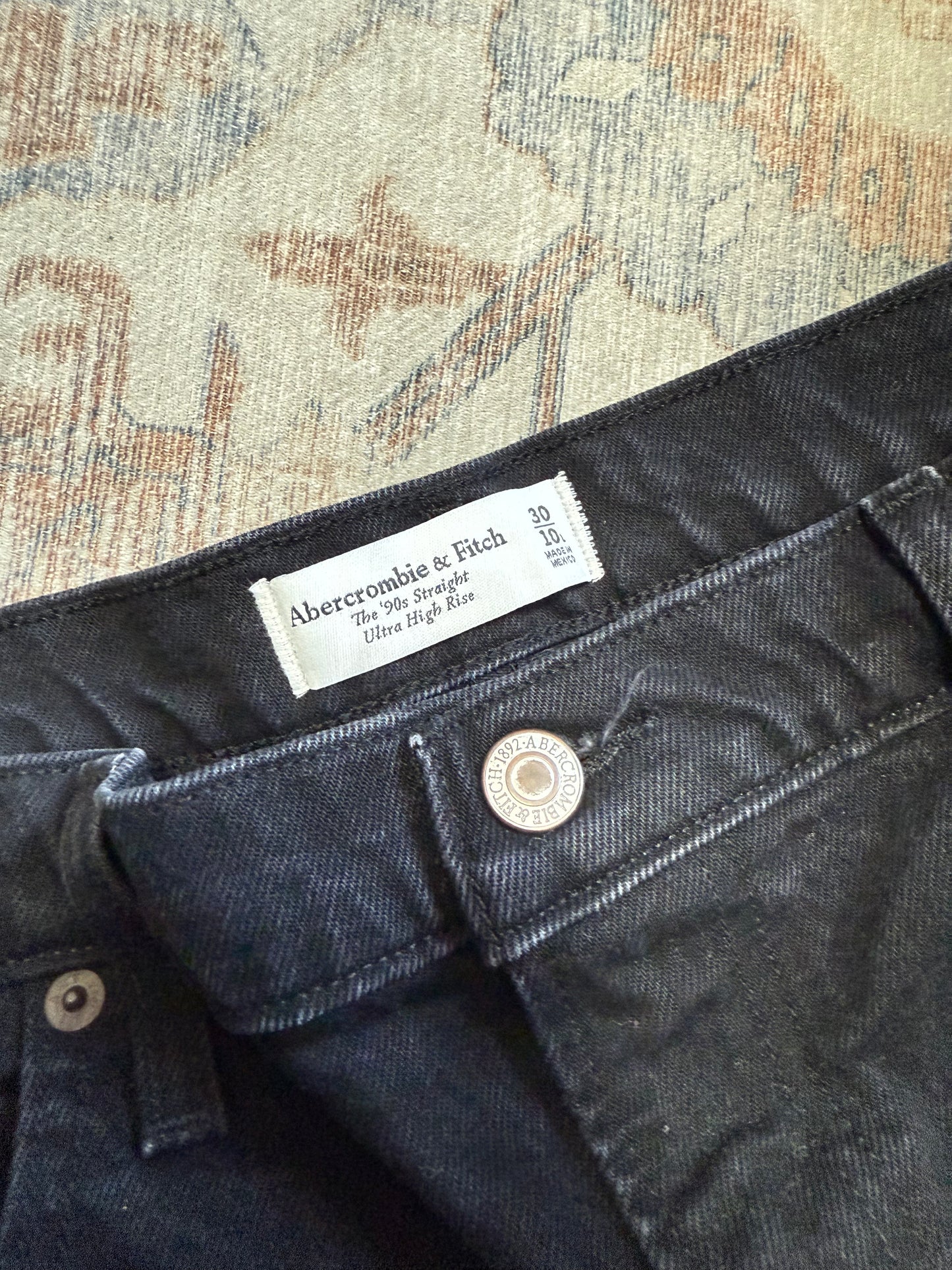 Abercrombie ‘90s Straight Ultra HR Jeans (30x32.5)