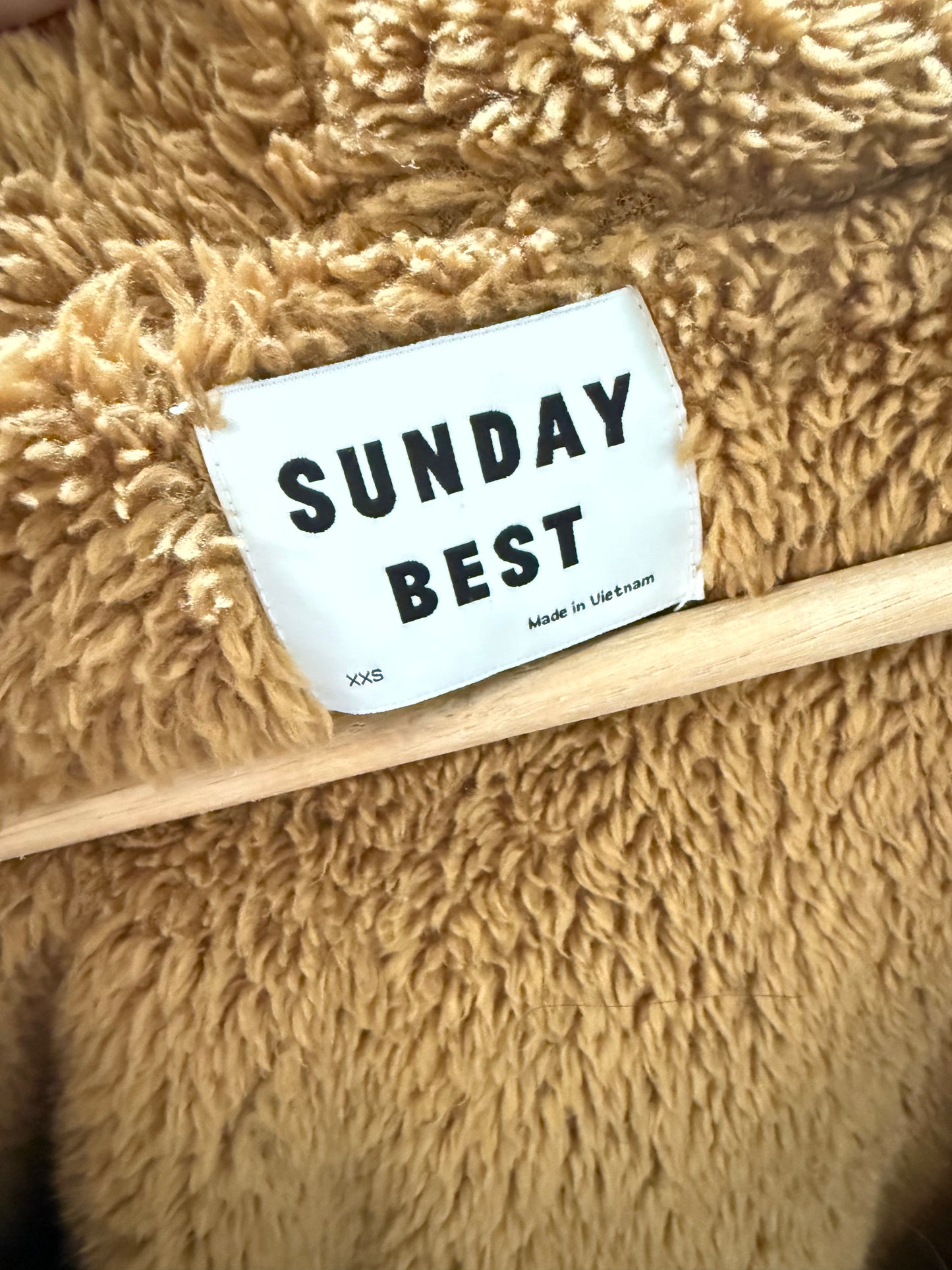Aritzia Sunday Best Sherpa Hooded Wrap (XXS)