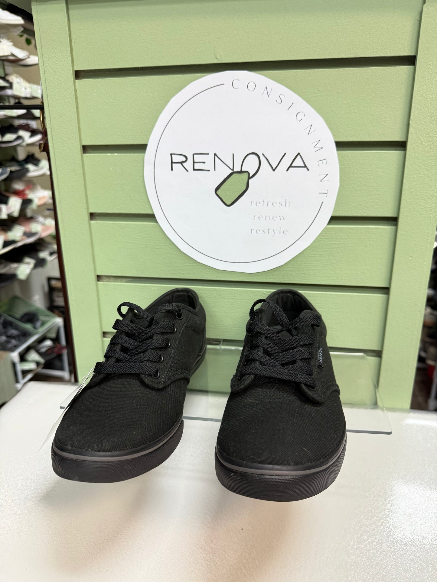 Vans Authentics Sneakers (Womens 9)