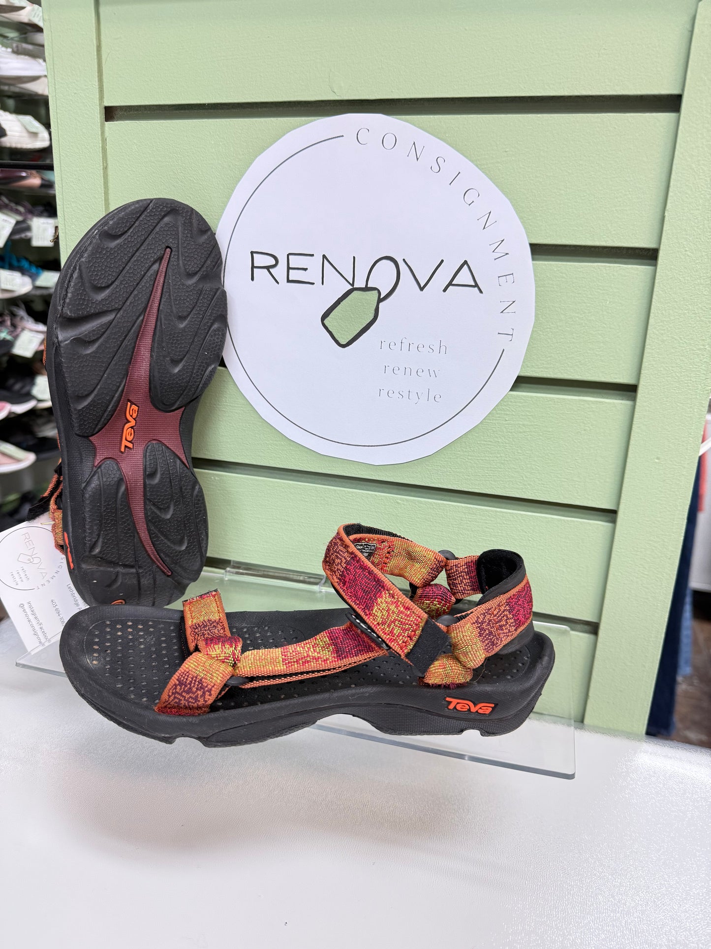 Teva Hurricane Sandals (Womens 7)