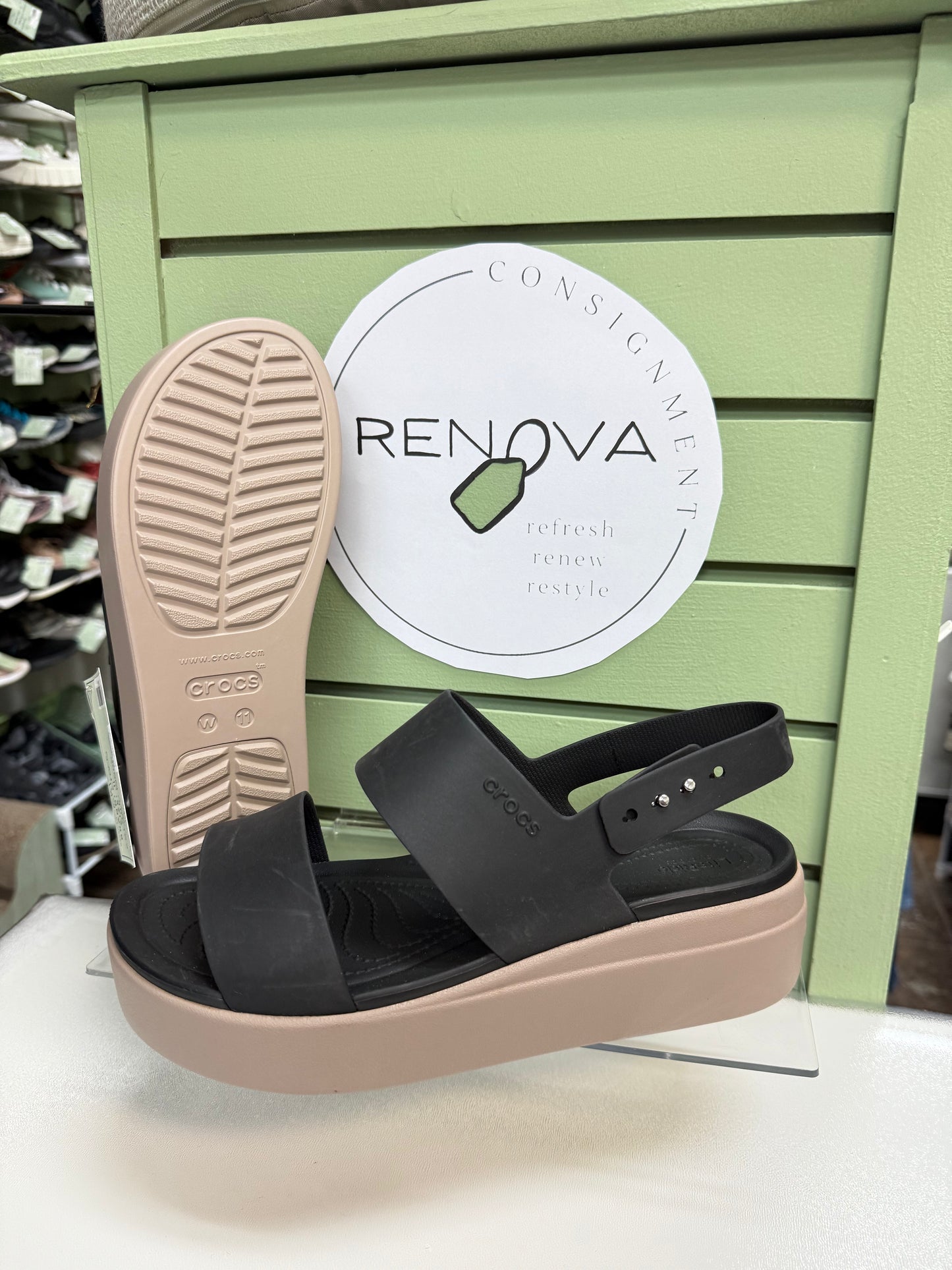 Crocs Brooklyn Low Wedge (Womens 11)