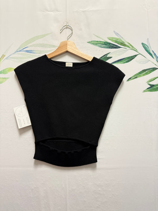 Aritzia Wilfred Cut Out Tee (M)