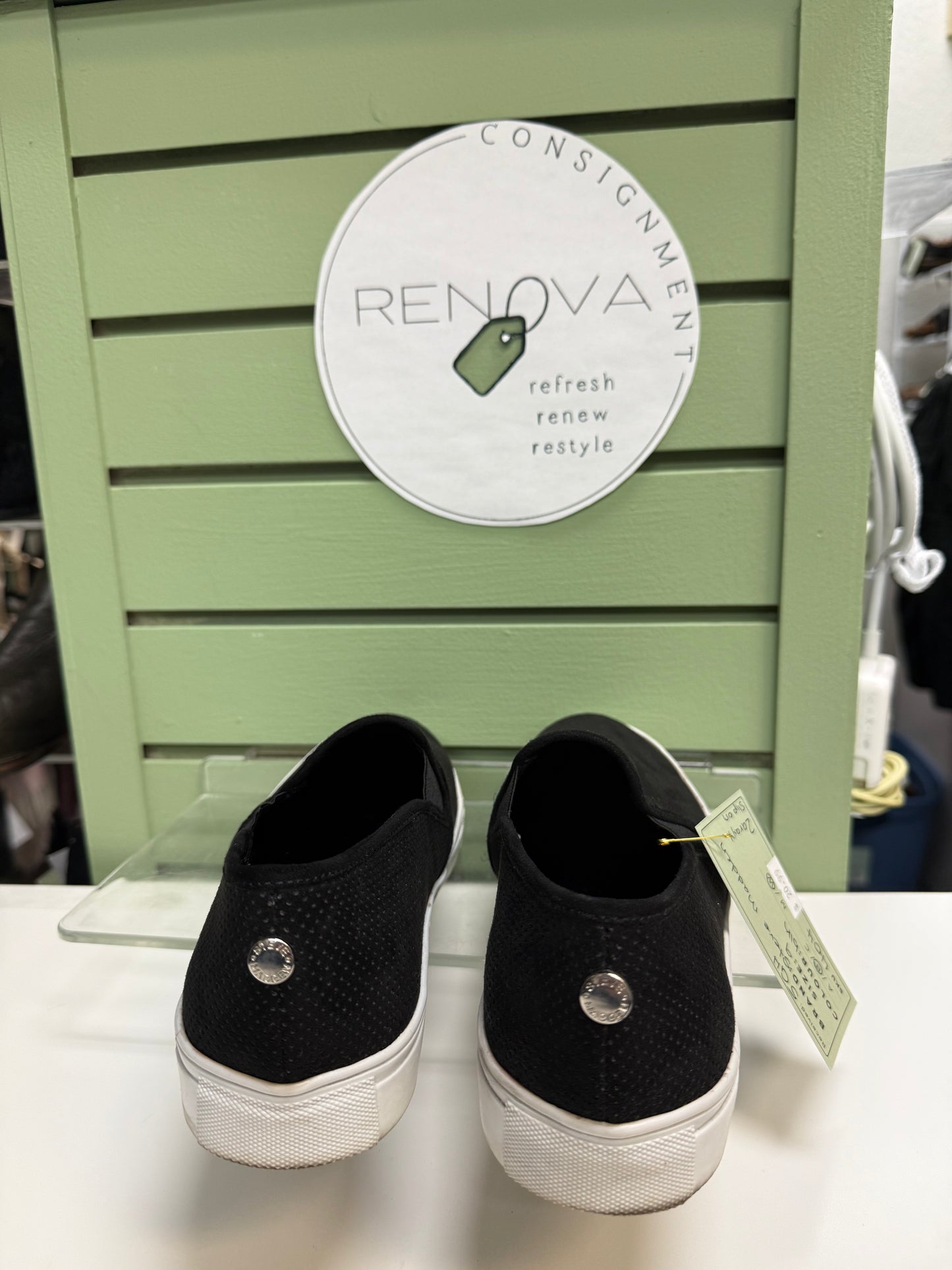 CLEARANCE Steve Madden Zarayy Slip On Shoes (Womens 9)