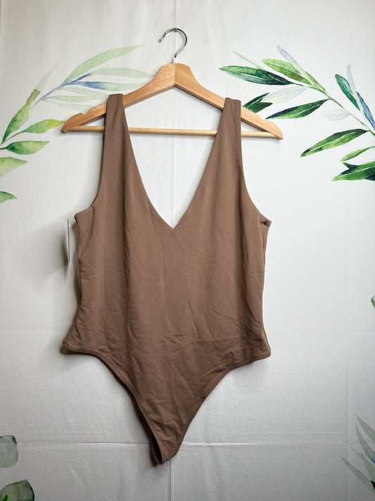 Aritzia Babaton Contour V Neck Bodysuit (XL)