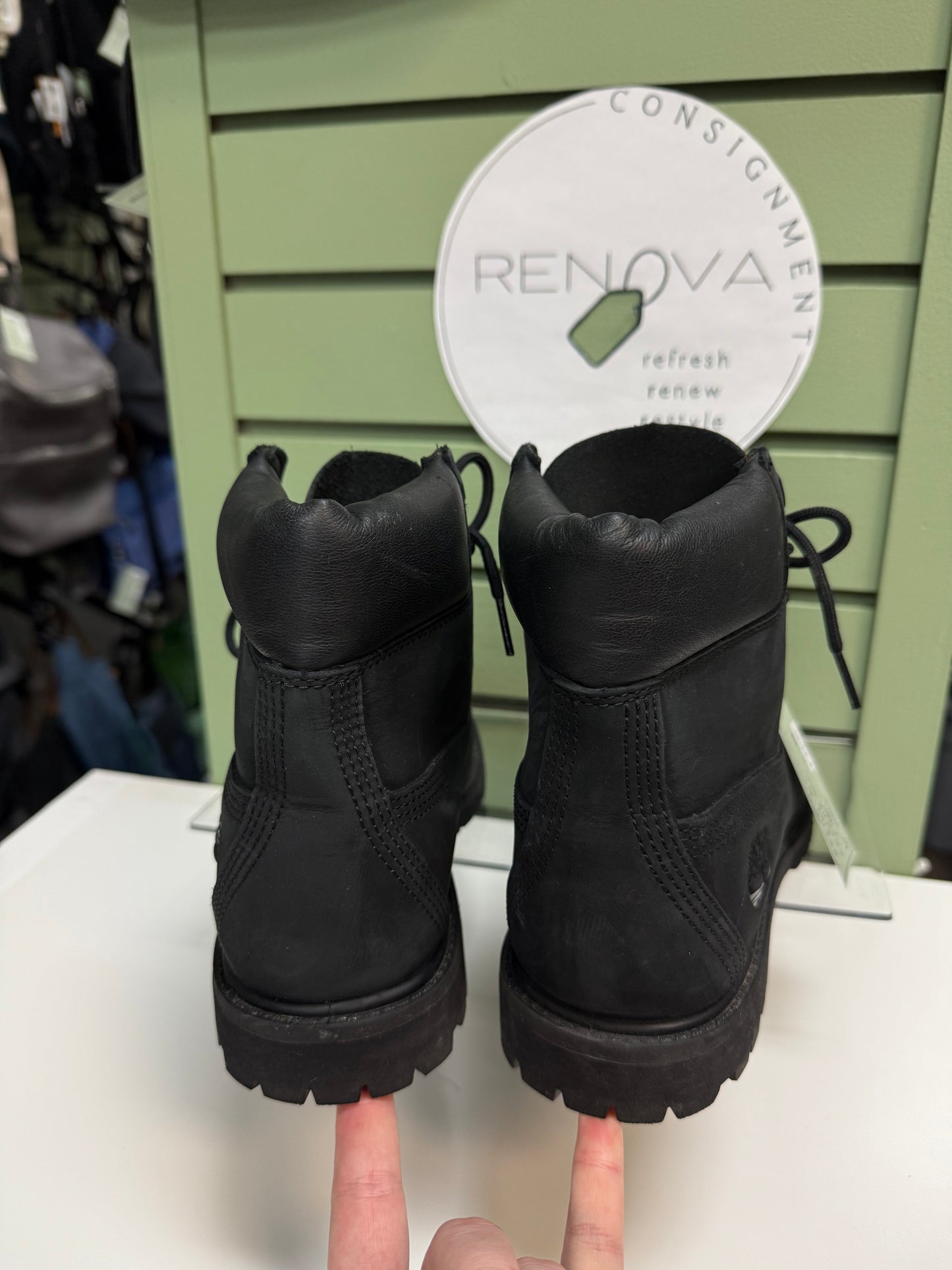 Timberland Classic 6” Boots (Womens 8)
