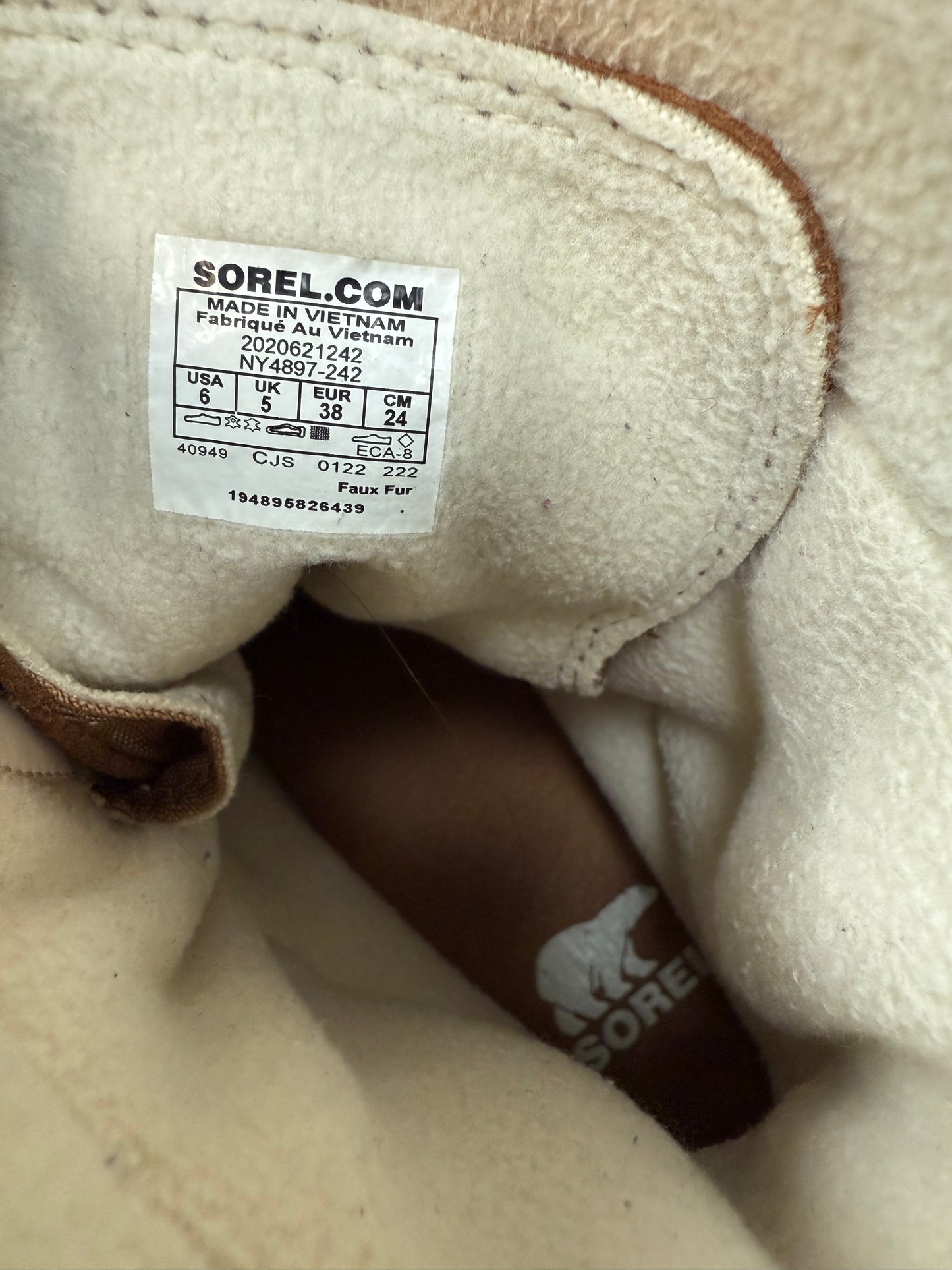 Sorel Joan Explorer II Boots ( Eur 38= Womens 7)