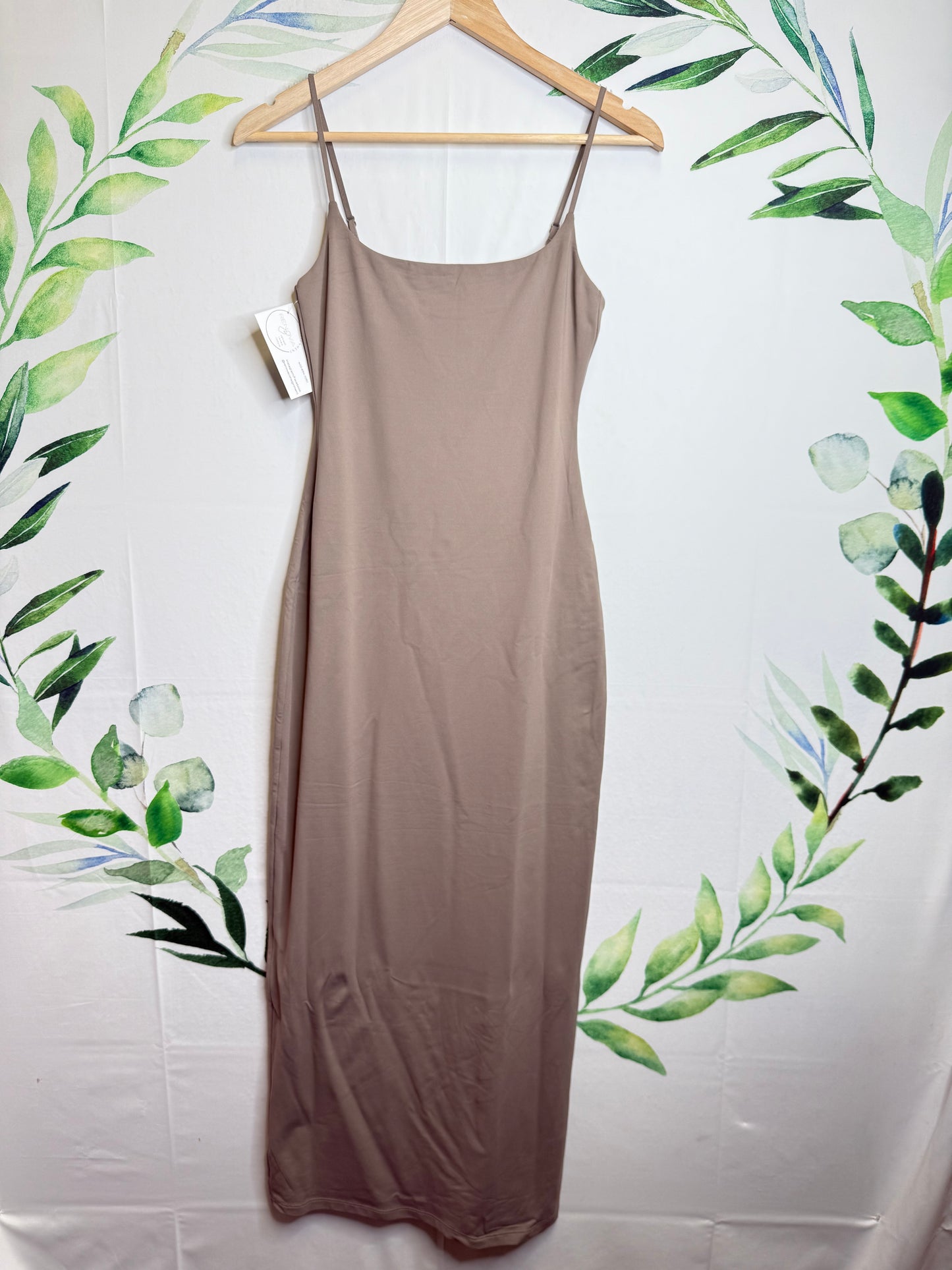 Aritzia Contour Summon Maxi Dress (M)
