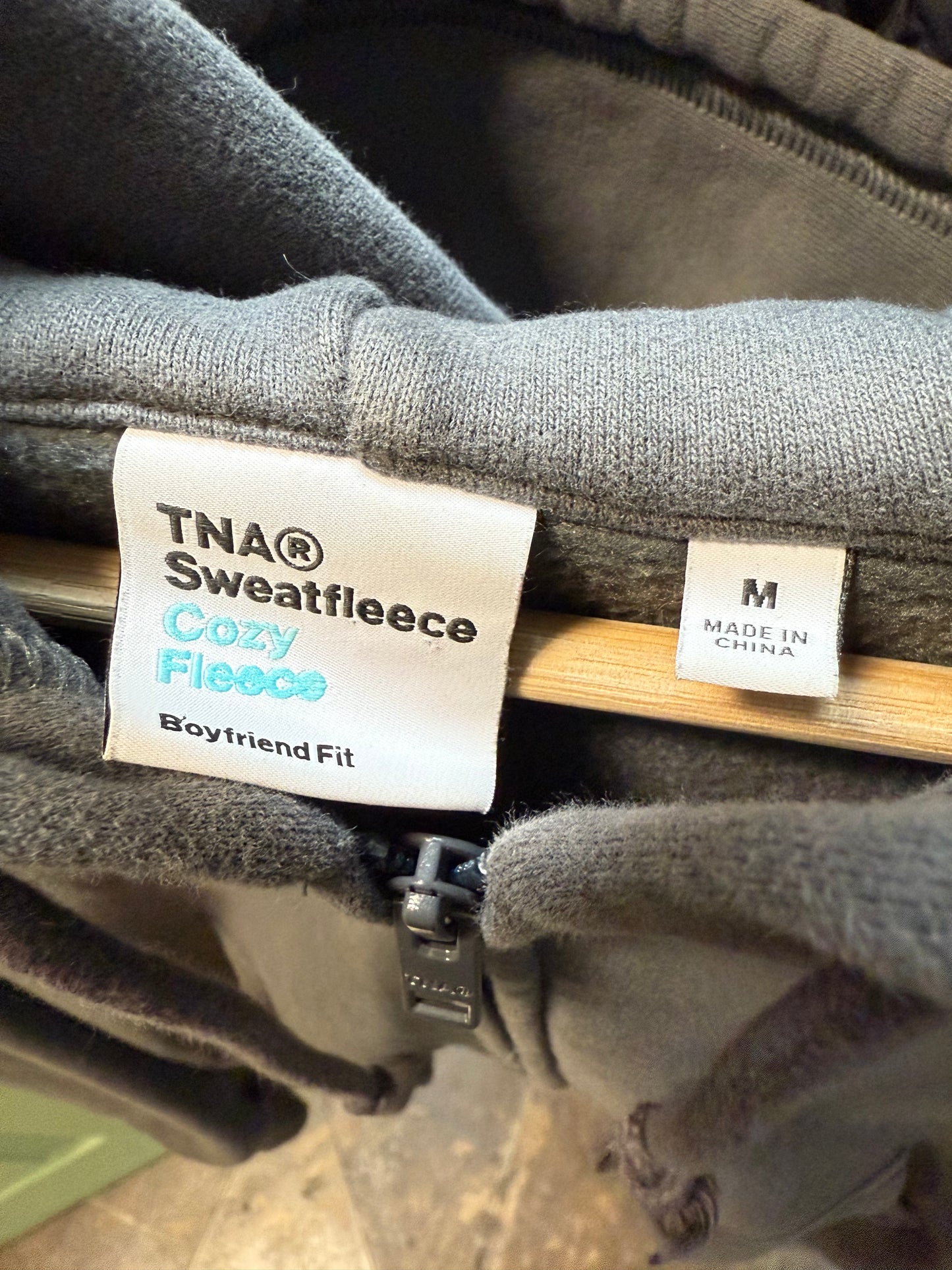 Aritzia TNA Cozyfleece Boyfriend Zip Up Hoodie (M)