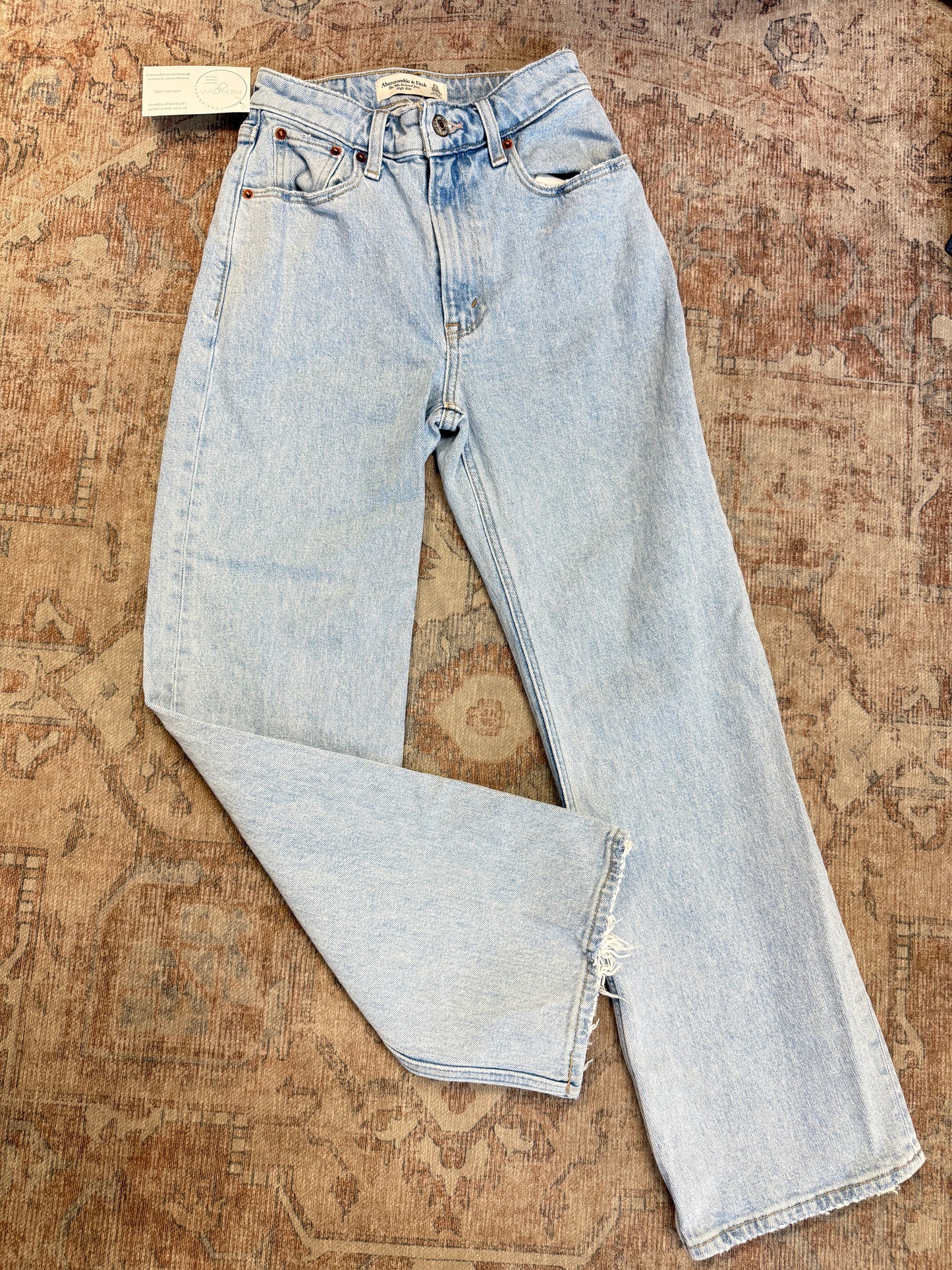 Abercrombie ‘90s Relaxed HR Jeans (23x27)