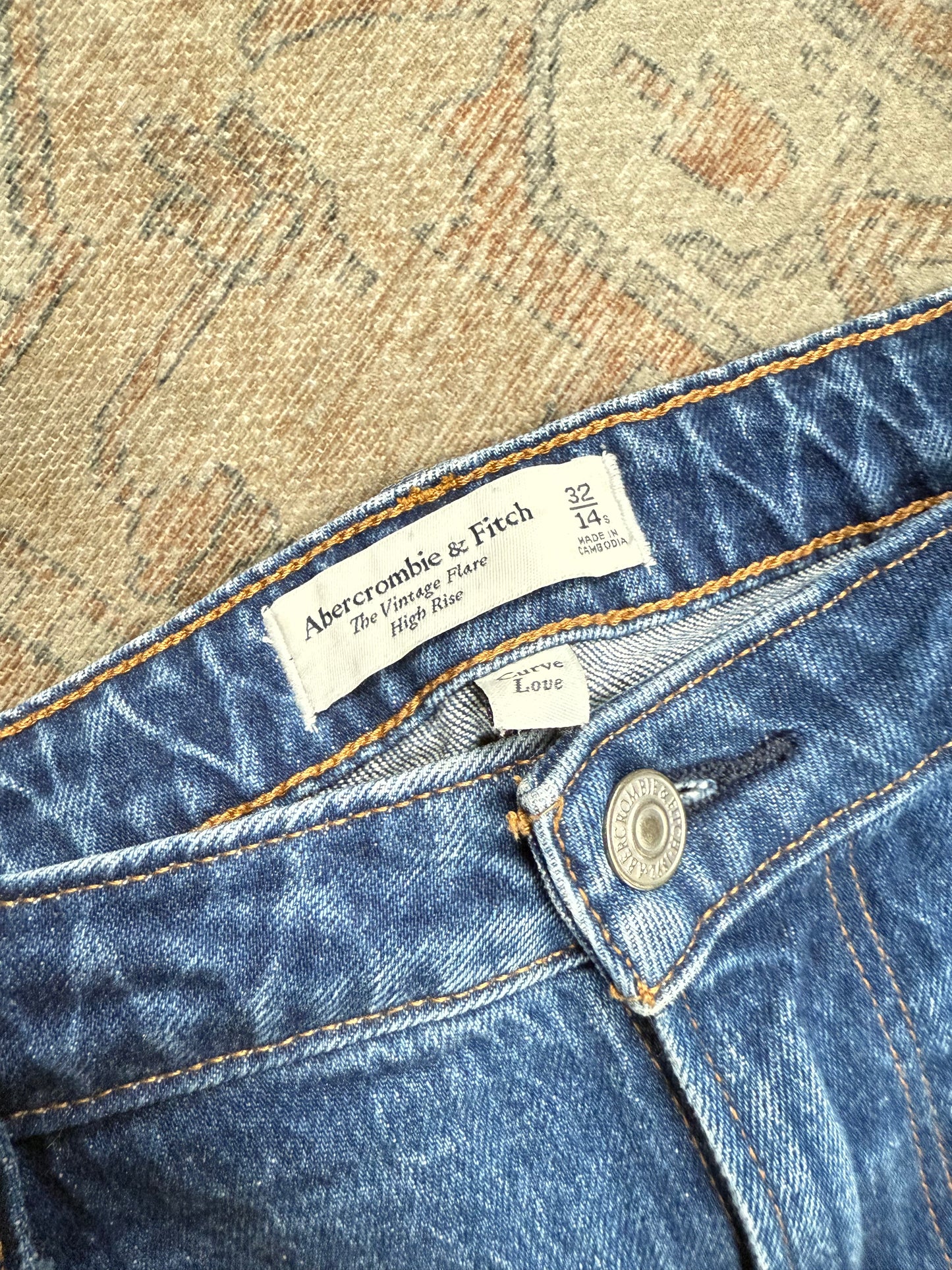Abercrombie Vintage Flare HR Jeans (32x30)