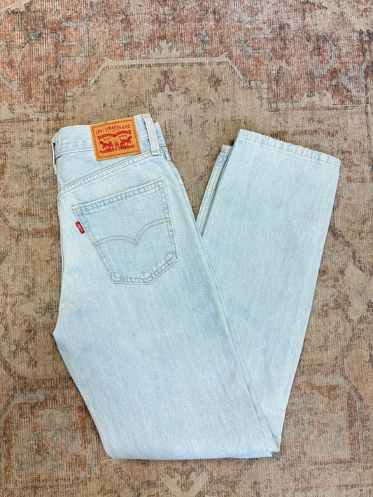 Levi Low Pro Straight Jeans (24)