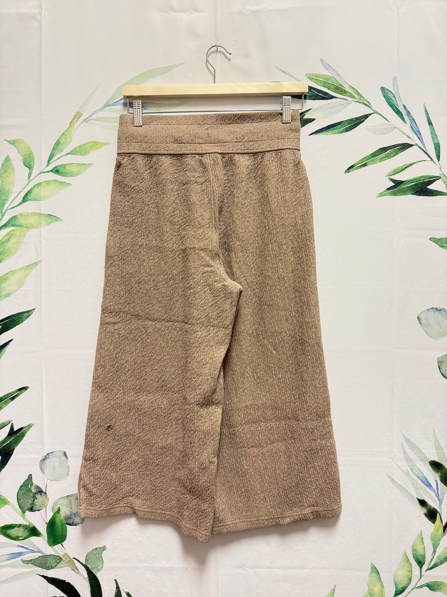 Lululemon Retreat Yourself MR Crop 19” (4)