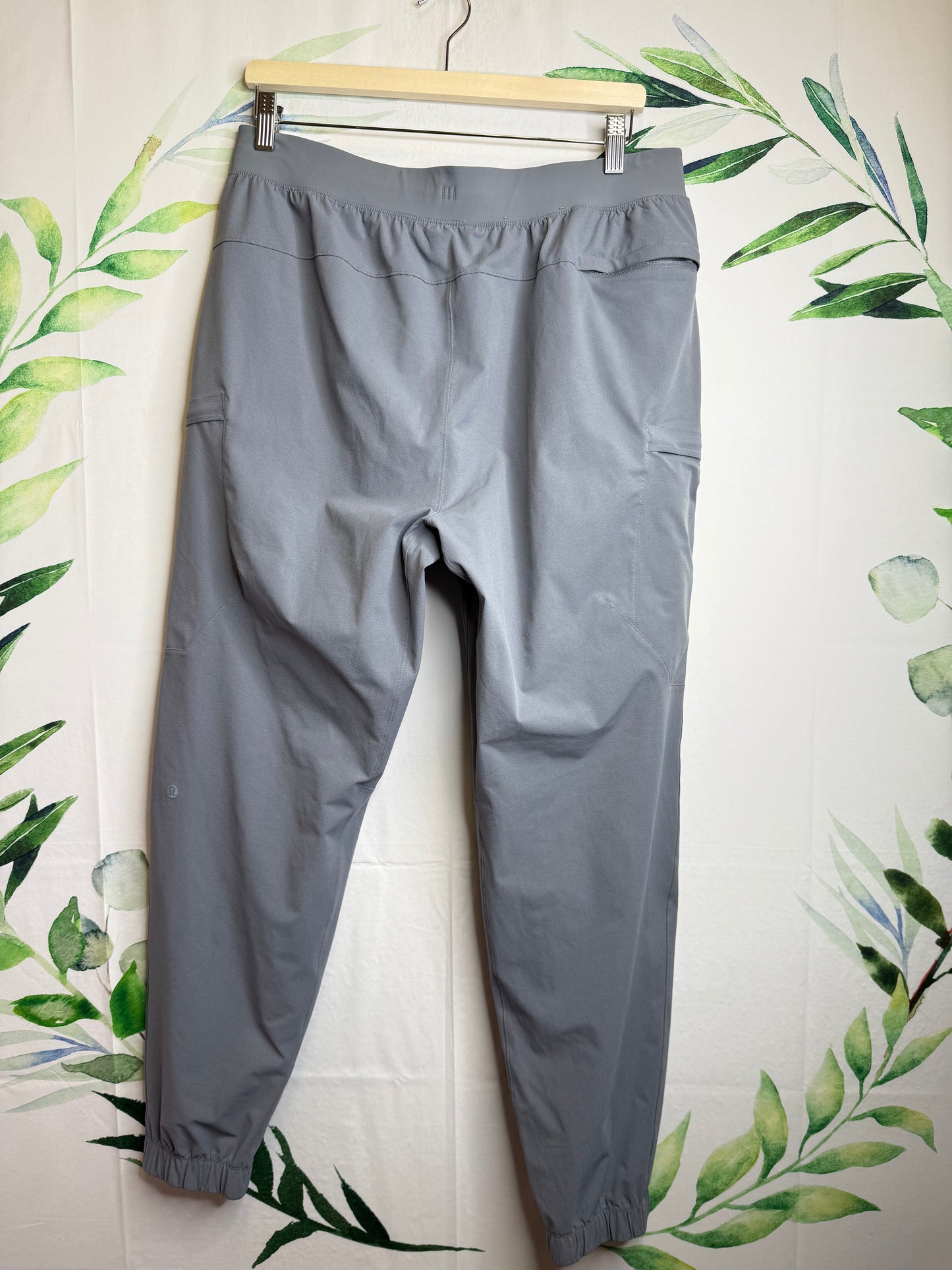 Lululemon Zeroed In Classic Cargo Jogger 30” (L)