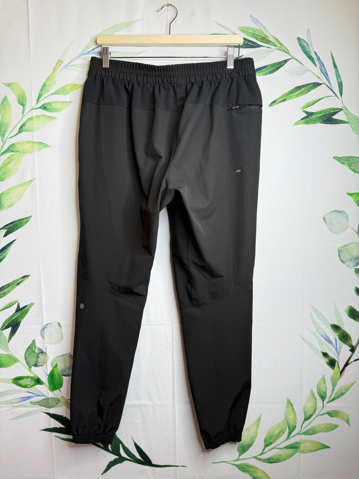 Lululemon License to Train Jogger 29” (L)