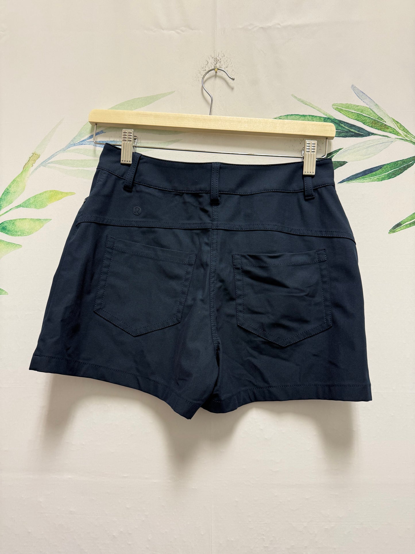 Lululemon City Sleek 5 Pocket HR Short 4” (26)