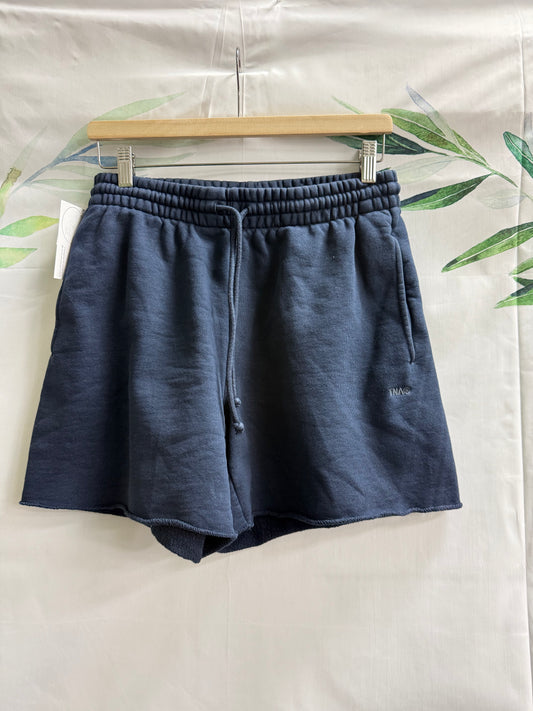 Aritzia TNA Cozyfleece Boyfriend Mid Thigh Short (M)