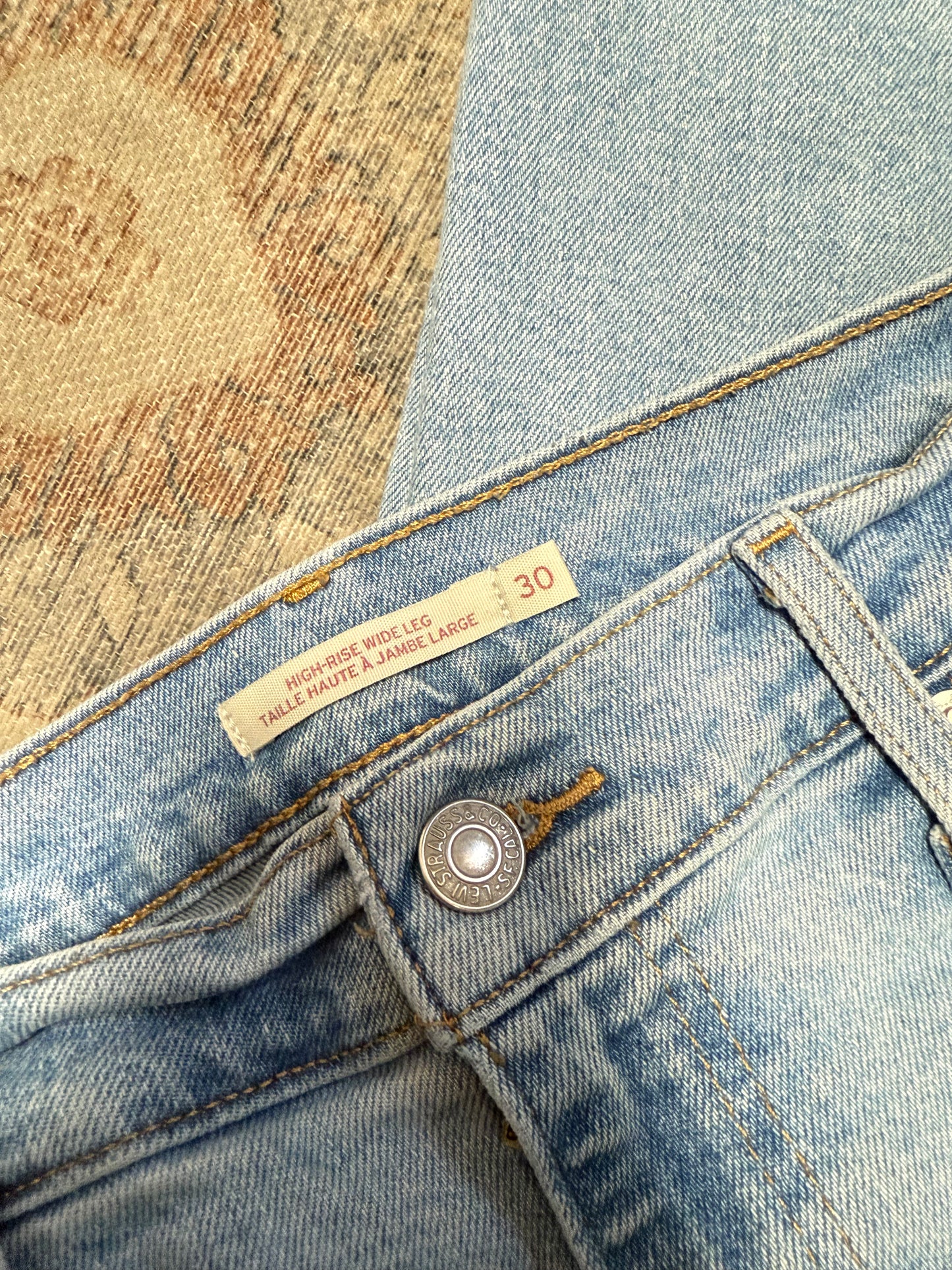 Levi’s Wide Leg HR Jeans (30x27)