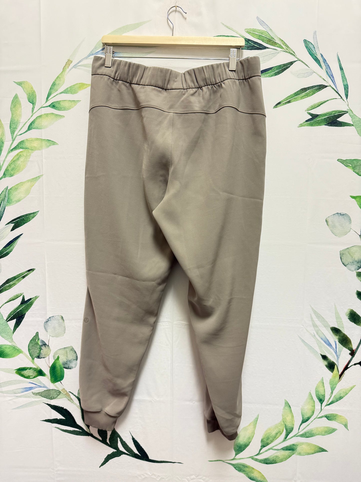 Lululemon On The Fly MR Jogger 28” (12)