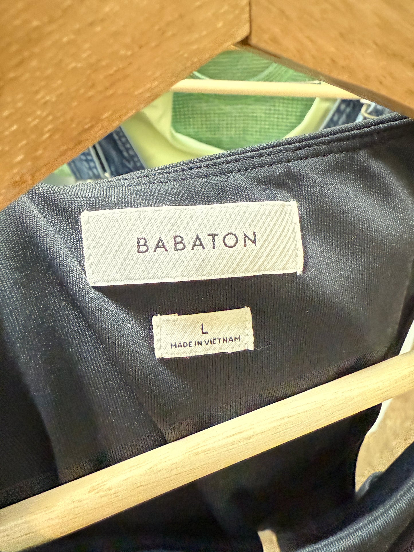 Aritzia Babaton Contour ‘90s Bodysuit (L)