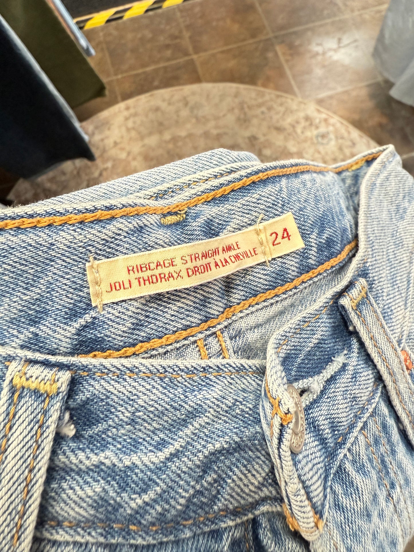 Levi’s Ribcage Straight Ankle HR Jeans (24x29)