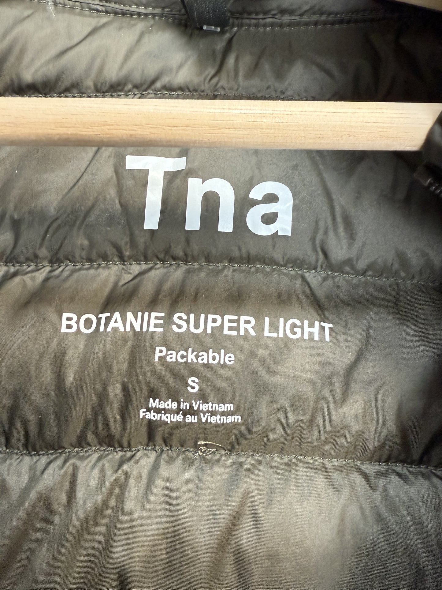 Aritzia TNA Botanie Super Light Jacket (S)