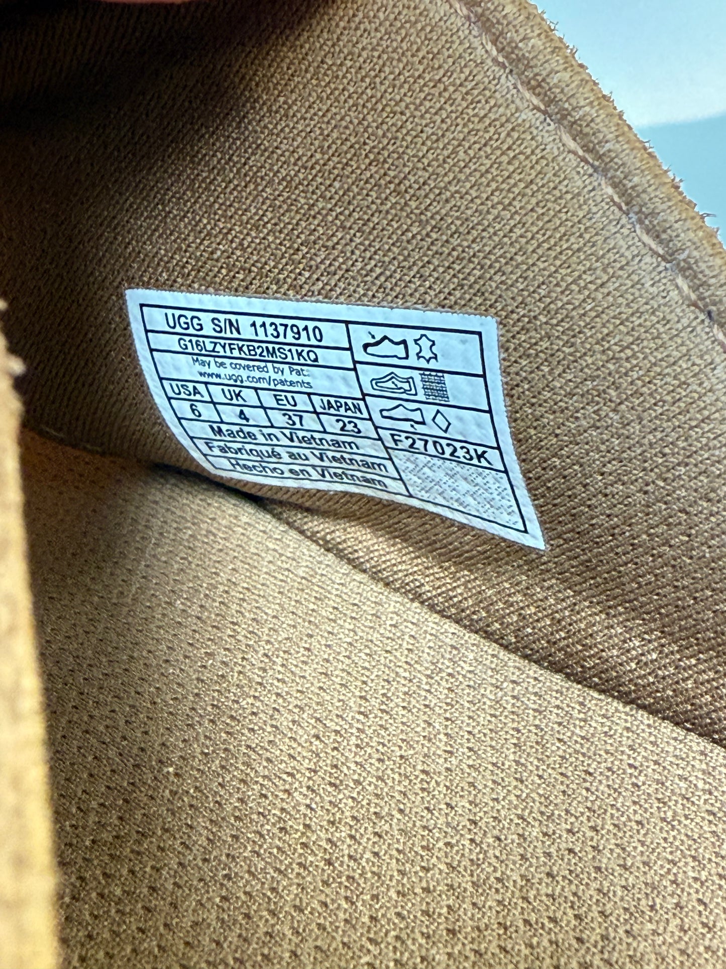 Ugg Goldenstar Cross Slide (Womens 6)
