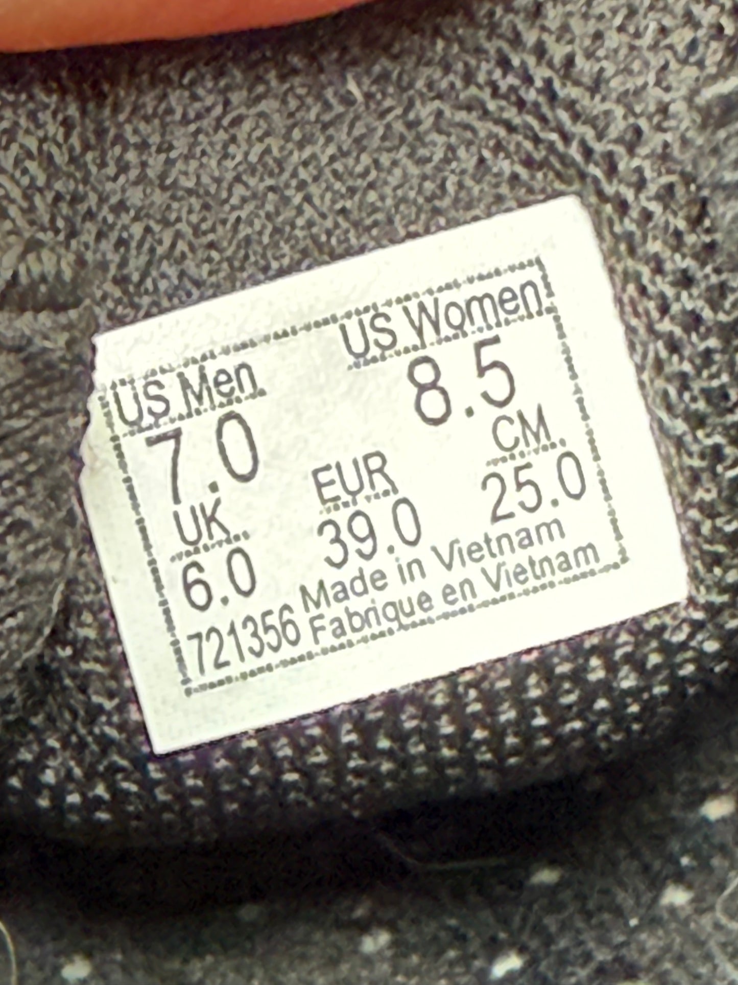 Vans Classic Slip On Sneakers (Womens 8.5)