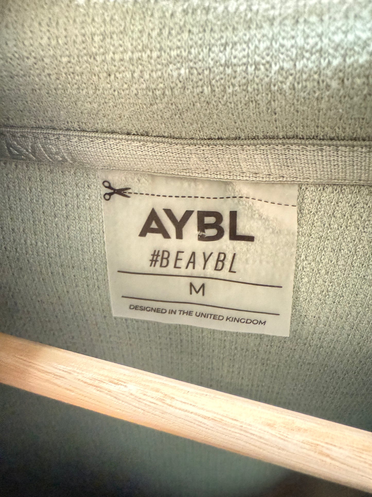 Aybl Cropped Hoodie (M)