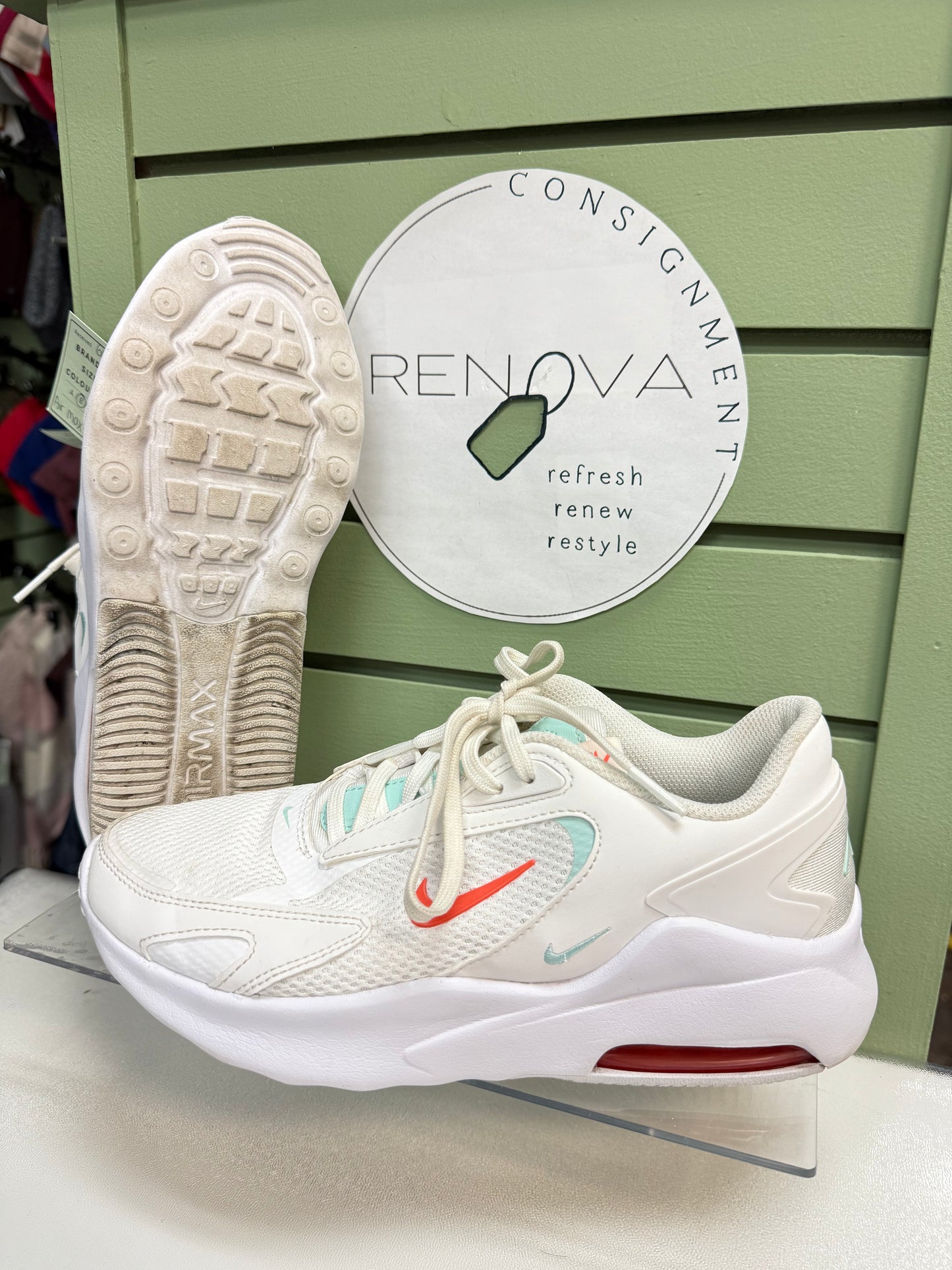 Nike Air Max Runners (Womens 8.5)