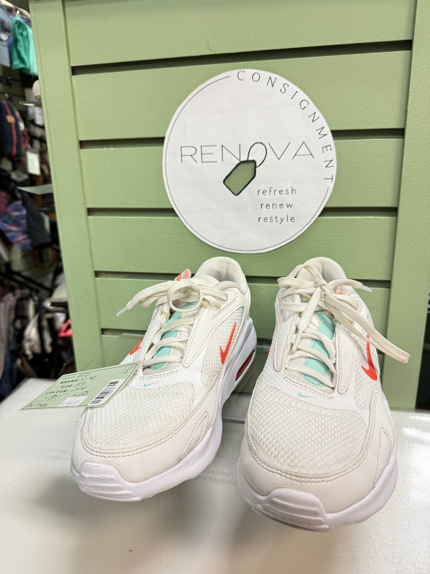 Nike Air Max Runners (Womens 8.5)