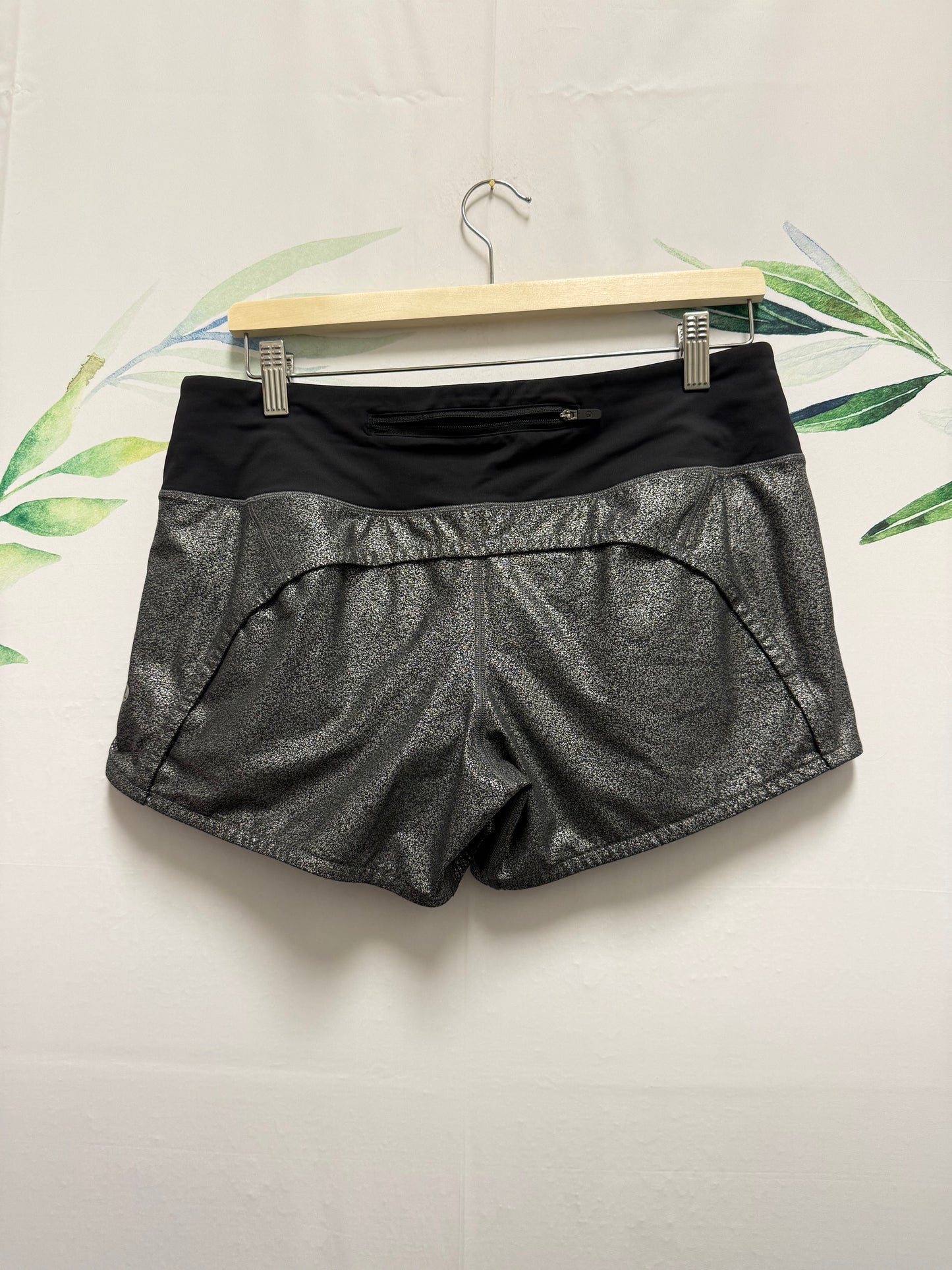 Lululemon Foil Run Times LR Short 4” (8)