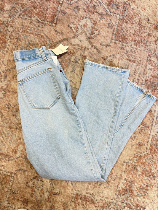Abercrombie ’90s Straight Ultra HR Slitted Jeans (26)