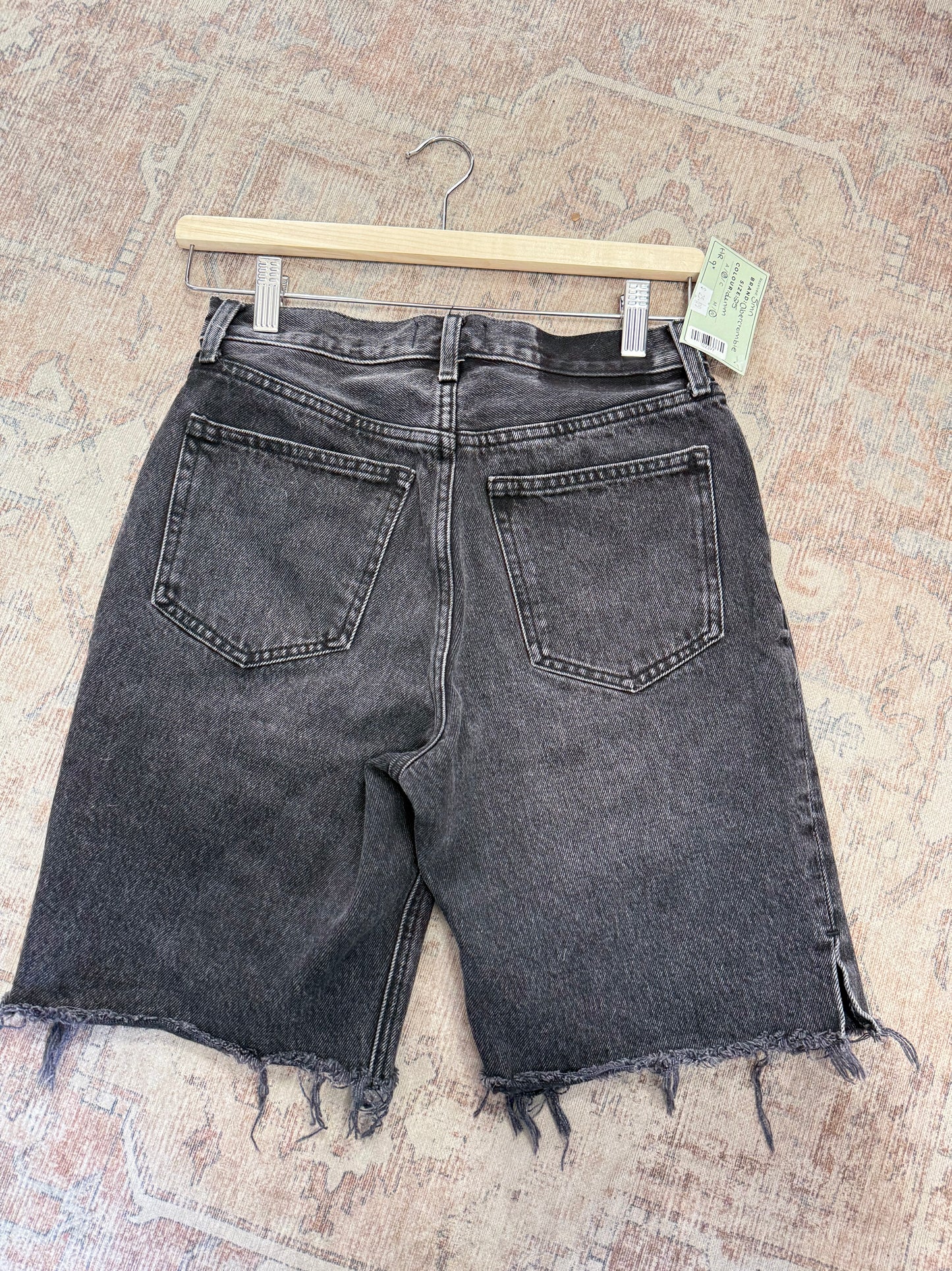 Abercrombie HR Shorts 9” (25)