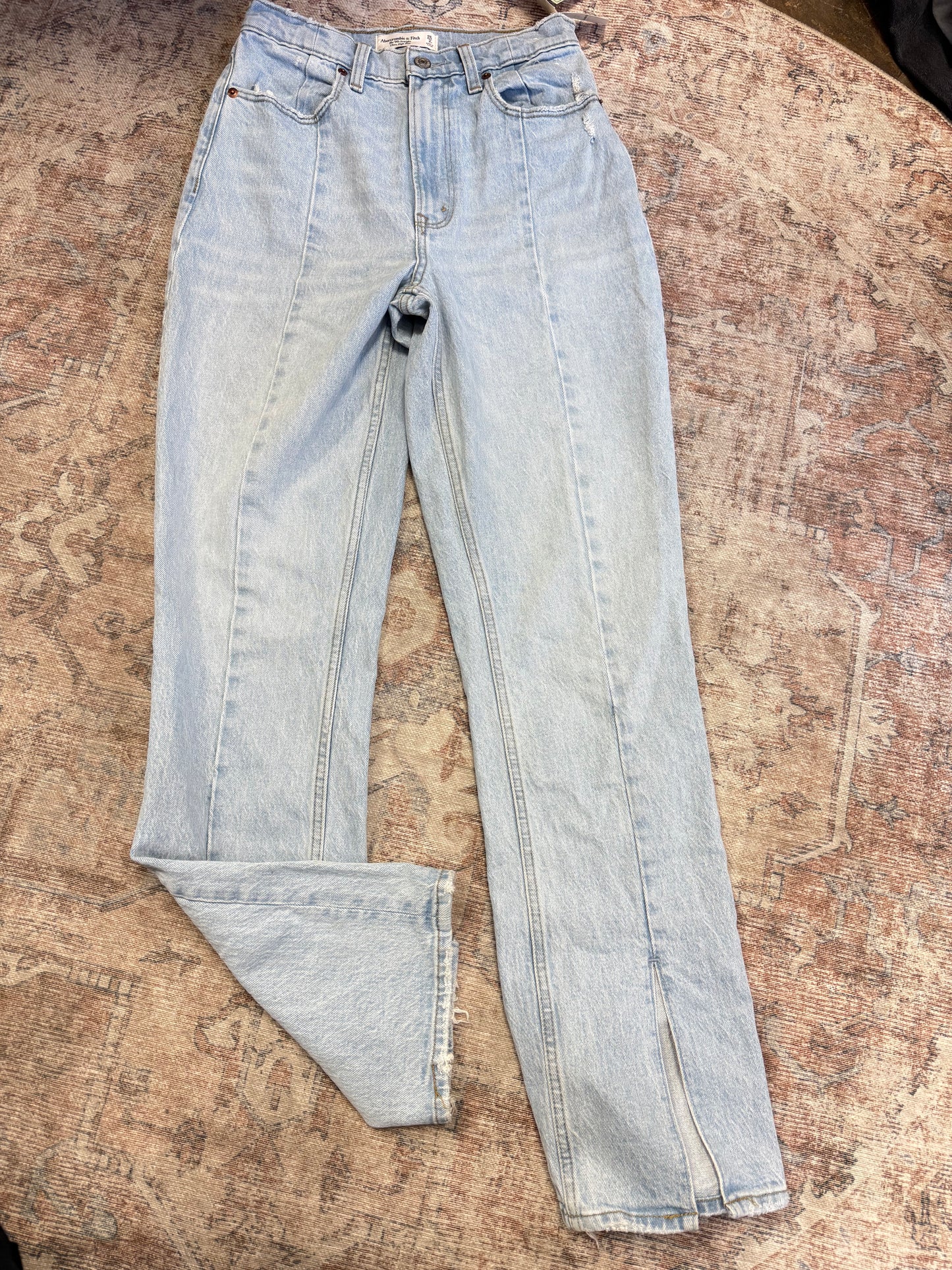 Abercrombie ’90s Straight Ultra HR Slitted Jeans (26)