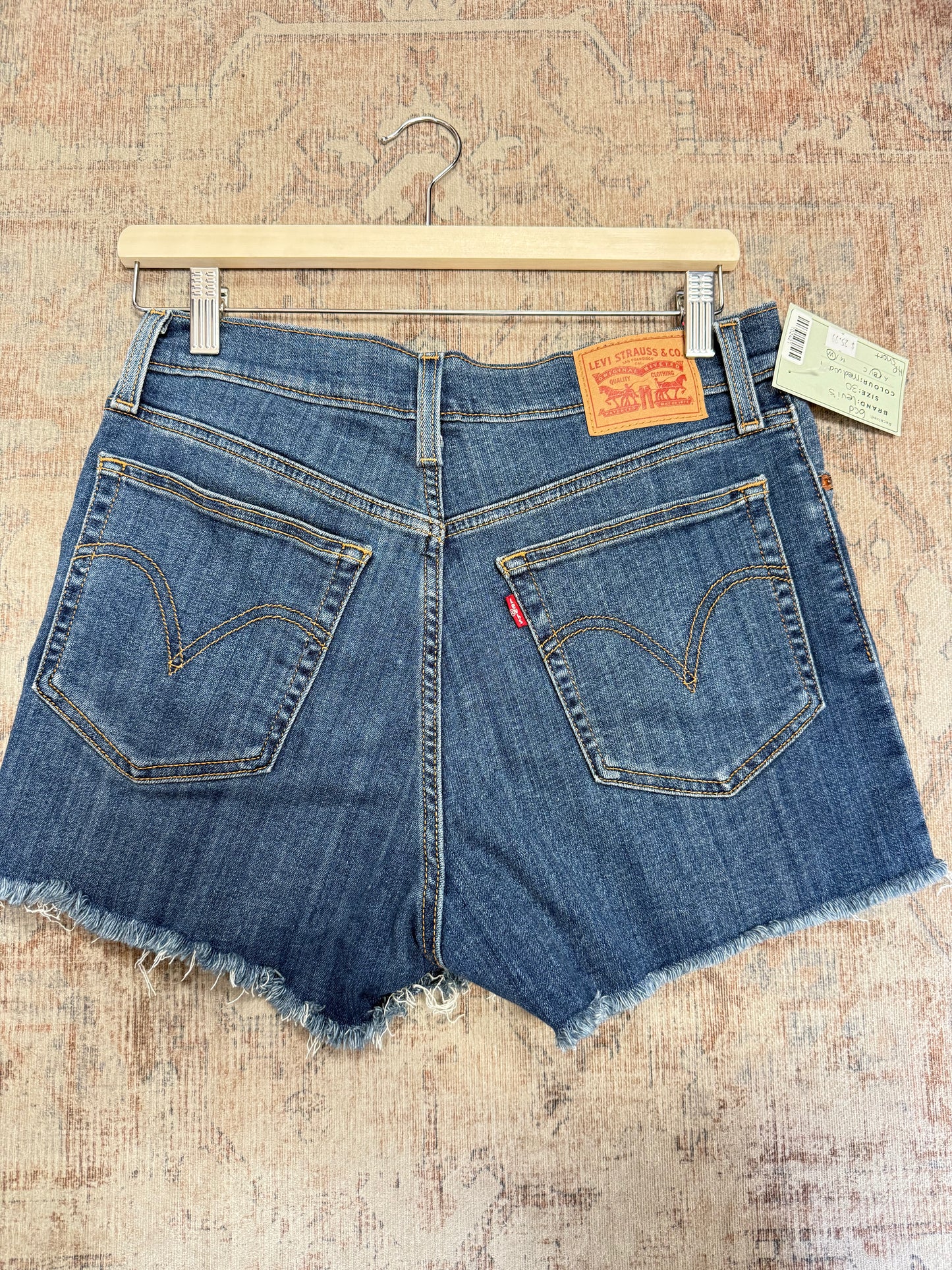 Levi’s HR Shorts (30)