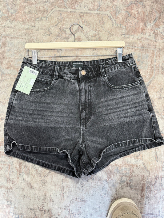 Frank & Oak Tina Relaxed HR Shorts (30)
