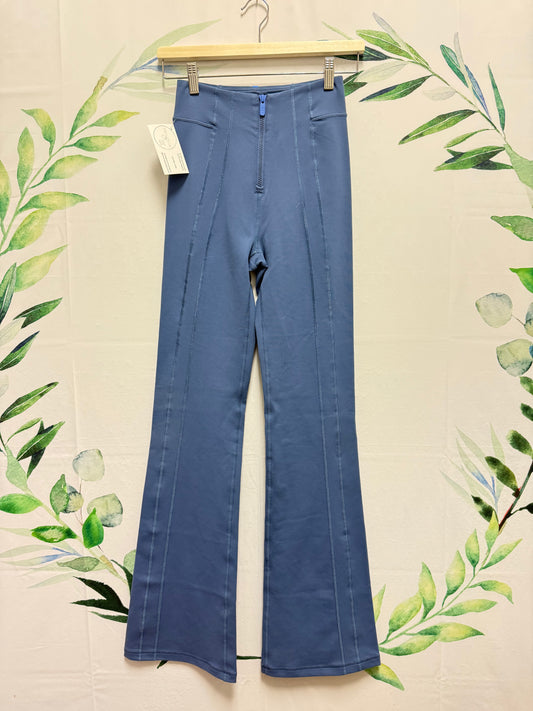 Lululemon Define Zip Front Flare HR Pant 32” (4)