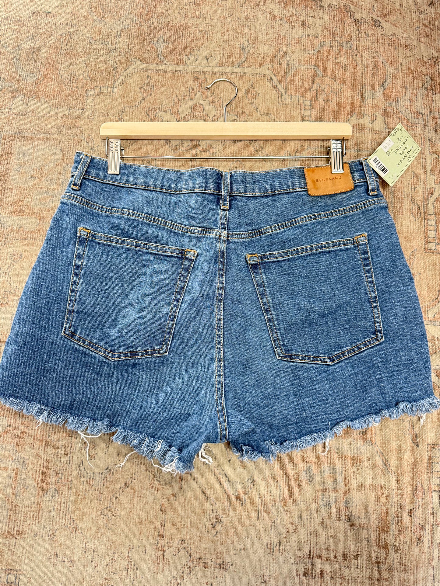 Everlane Cheeky HR Shorts (32)