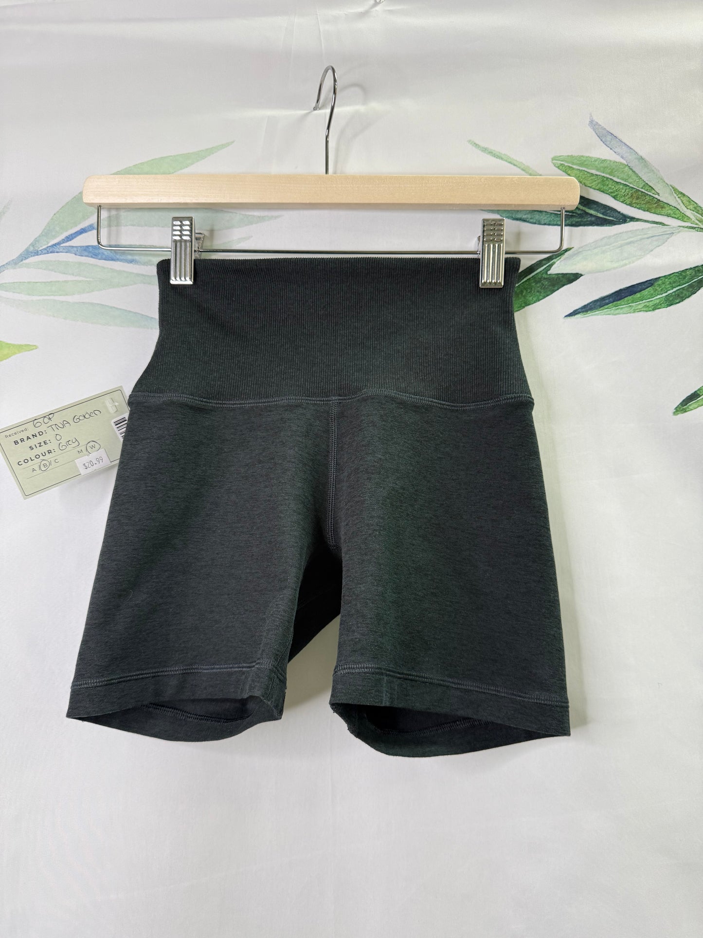 Aritzia TNA Flow Cheeky HR Short (0)