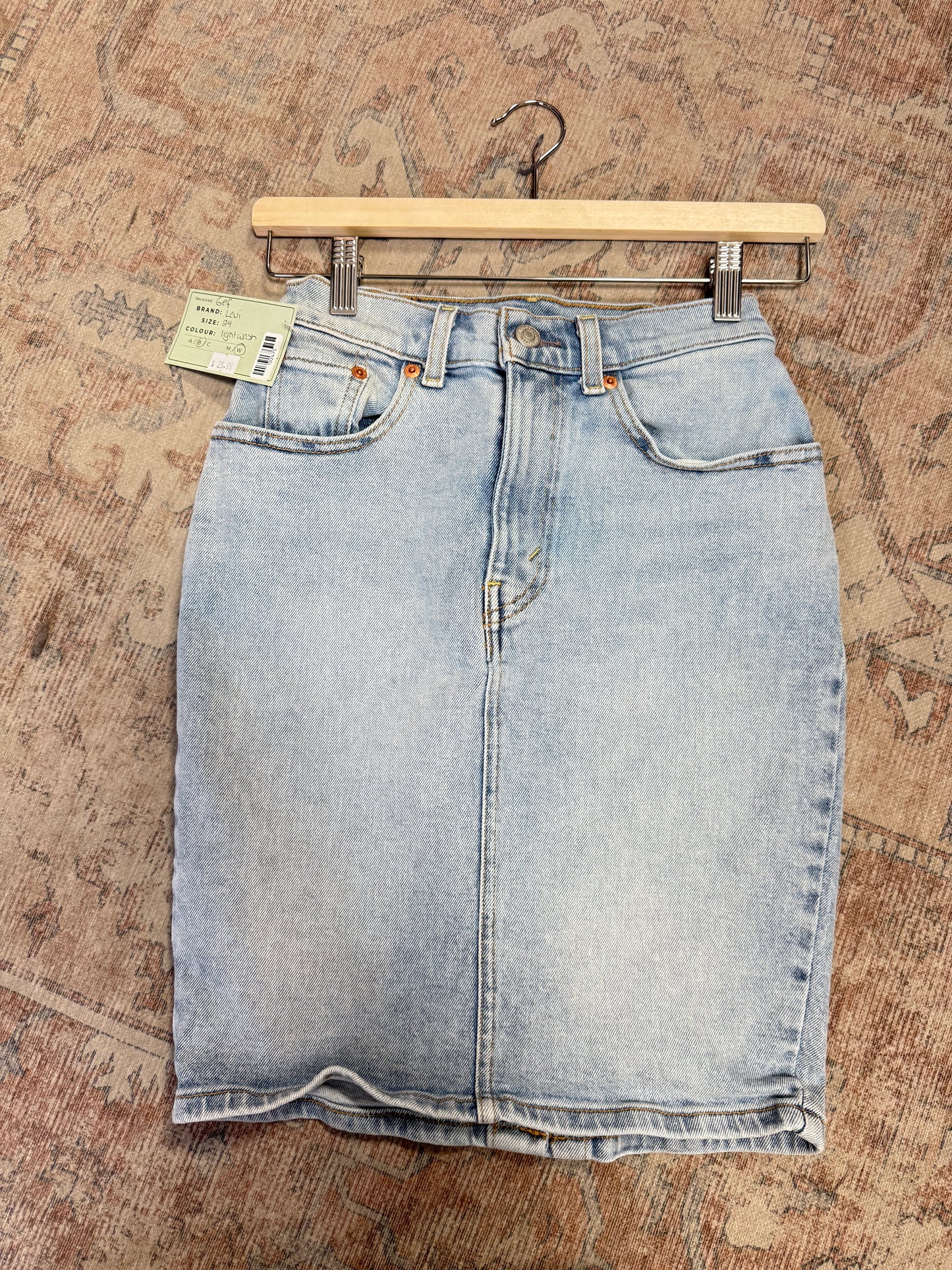 Levi’s Slit Pencil HR Skirt (24)