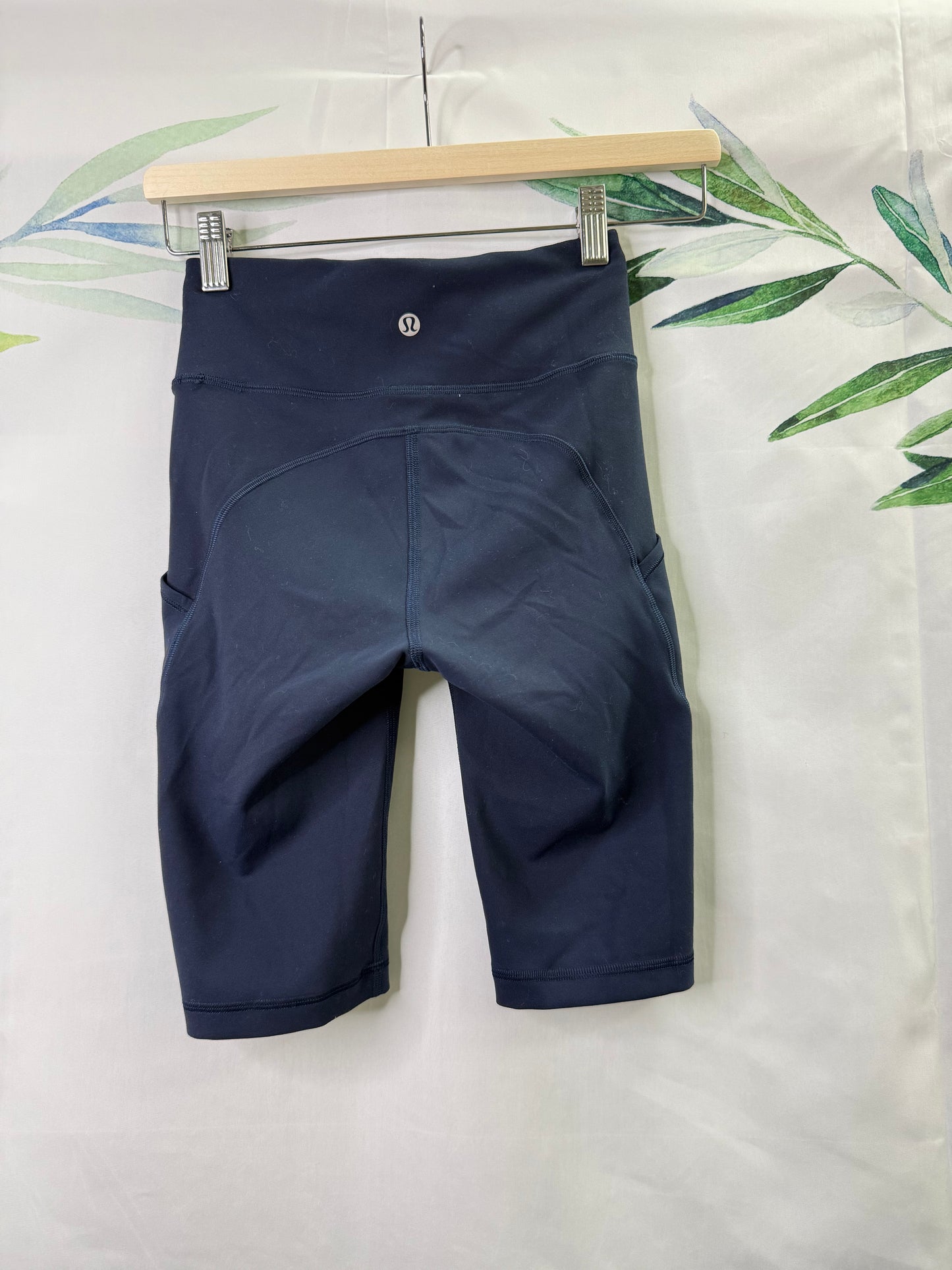 Lululemon Invigorate HR Short 10” (2)