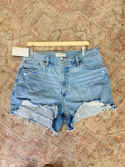 Abercrombie The Mom HR Short 4” (32)