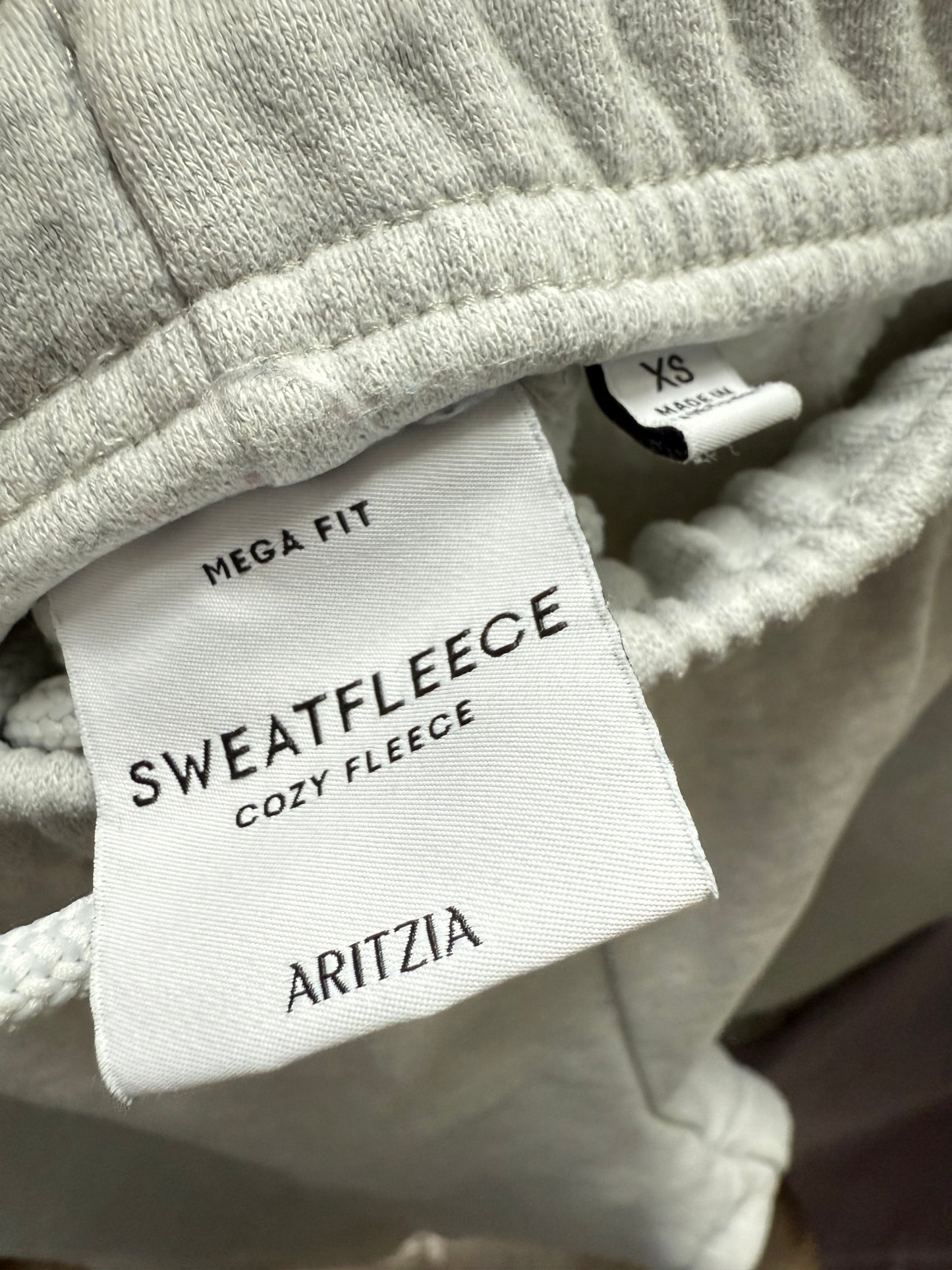 Aritzia Mega Straight MR Sweatpant 29” (XS)