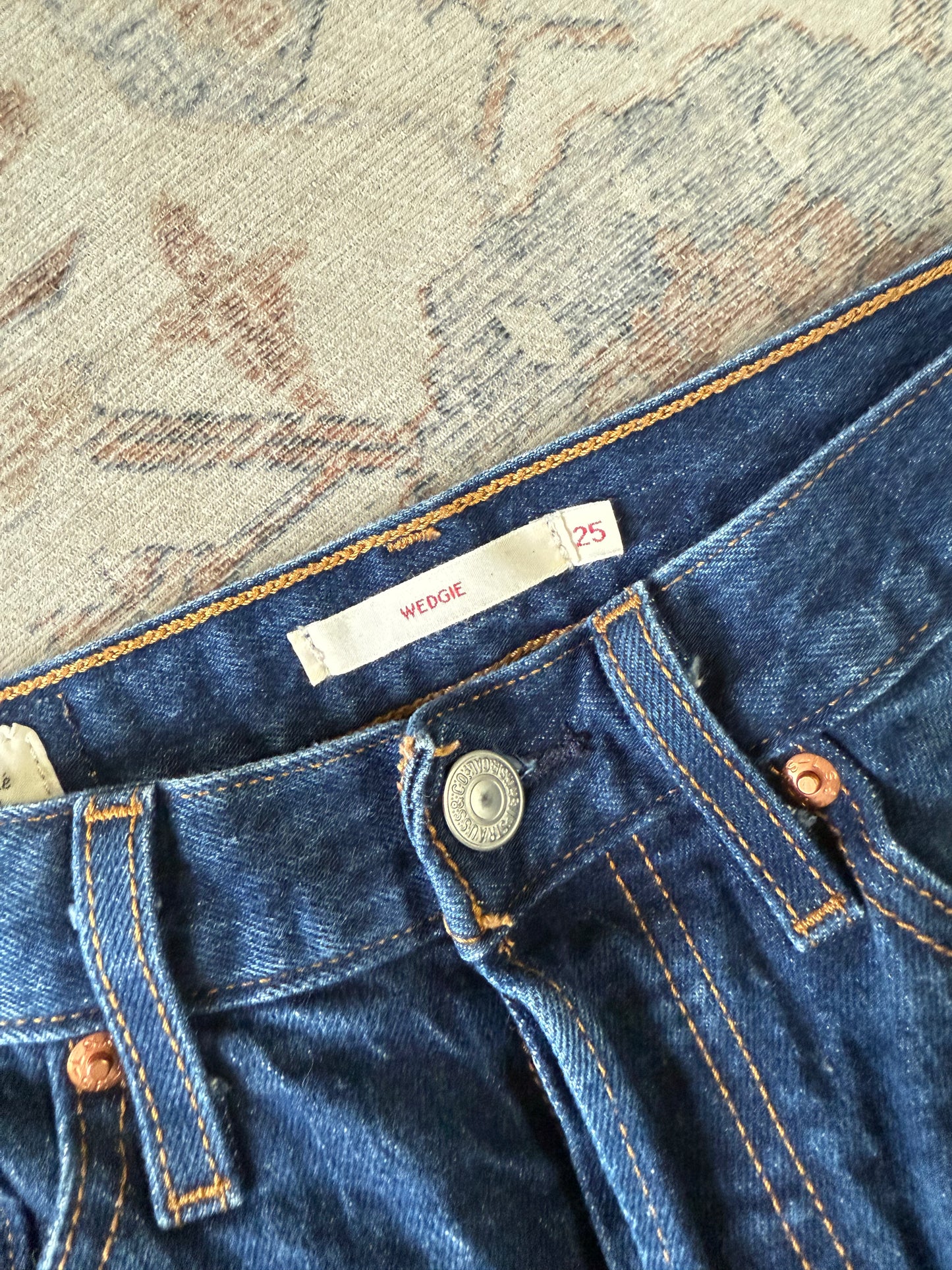 Levi’s Wedgie HR Jeans (25x28)