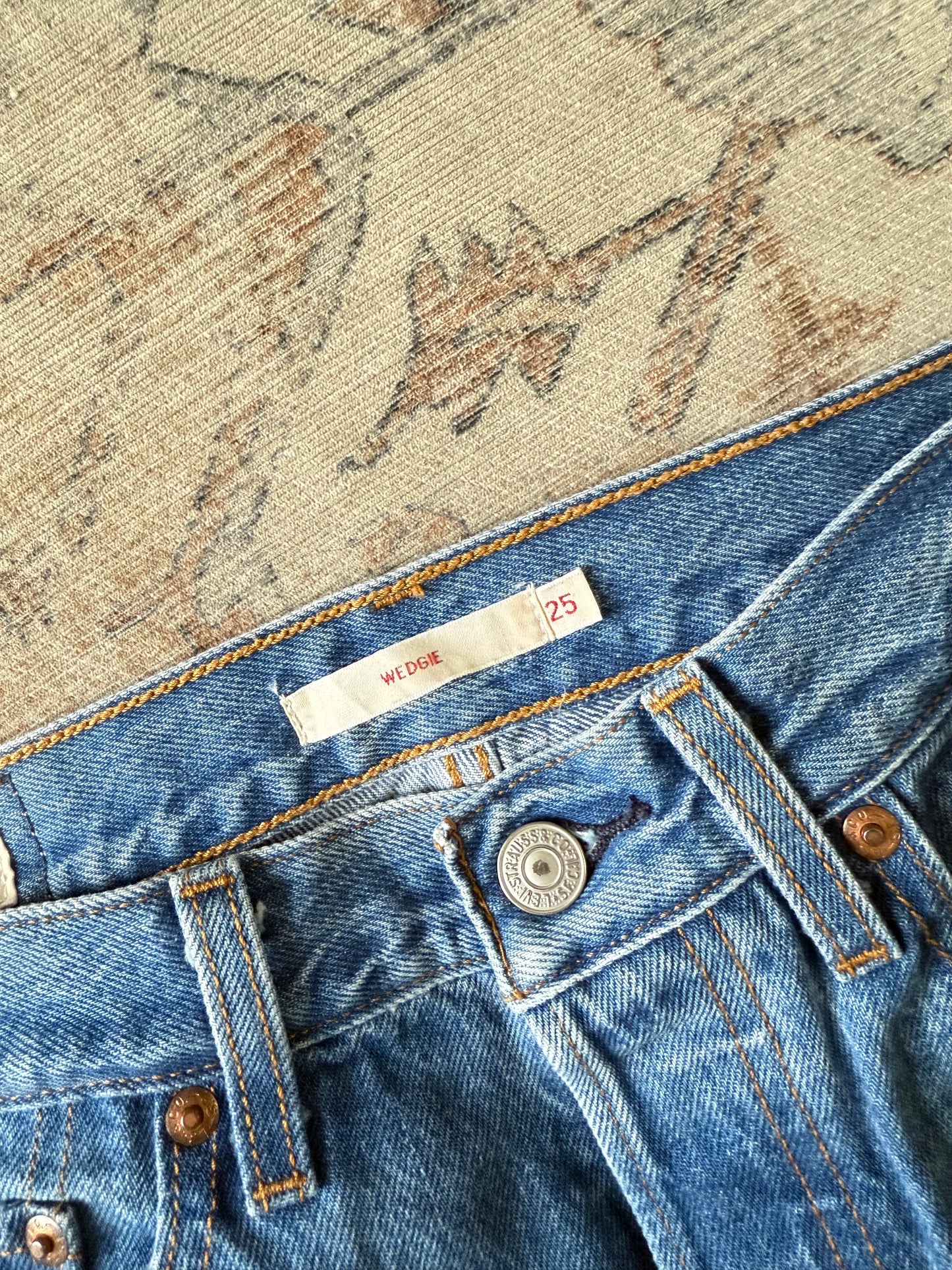 Levi’s Wedgie HR Jeans (25x28)