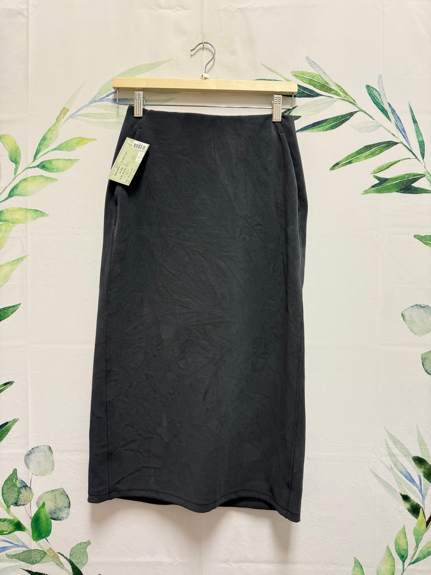 Lululemon Softstreme Midi HR Skirt (6)